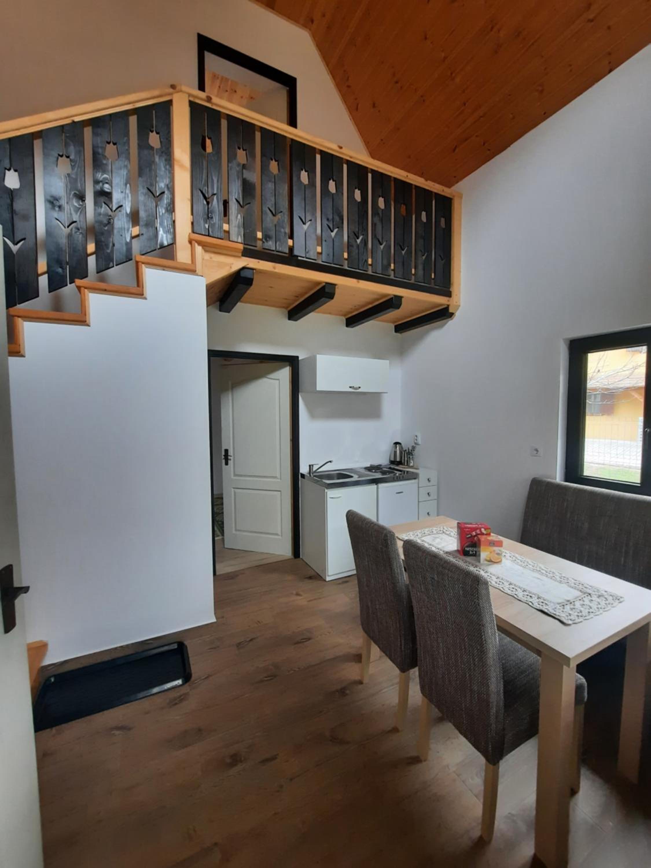 Zöld Tulipán view 5