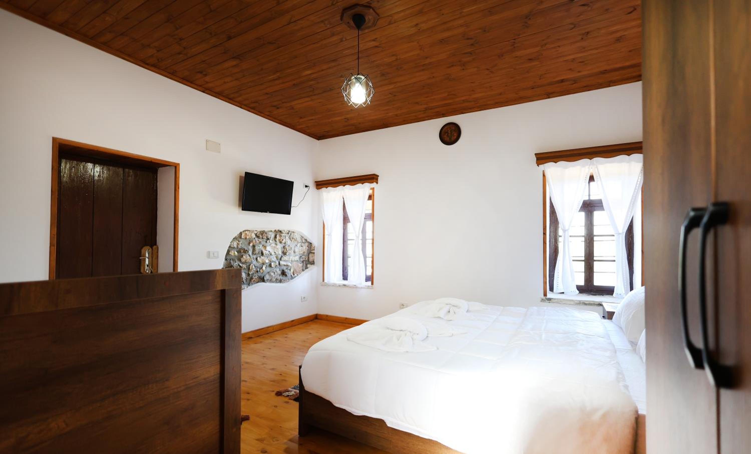 Villa Shpiragu Village Experience