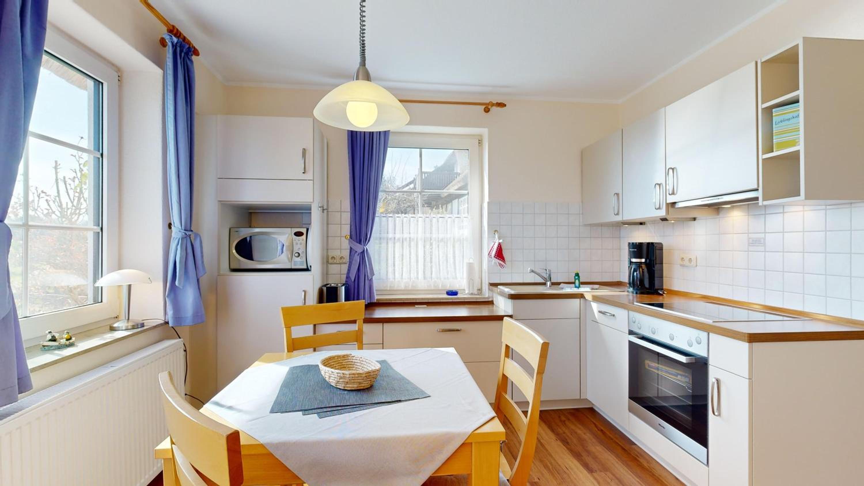 Ferienhaus Möwe, 2 Schlafzimmer, Balkon in Lancken Granitz