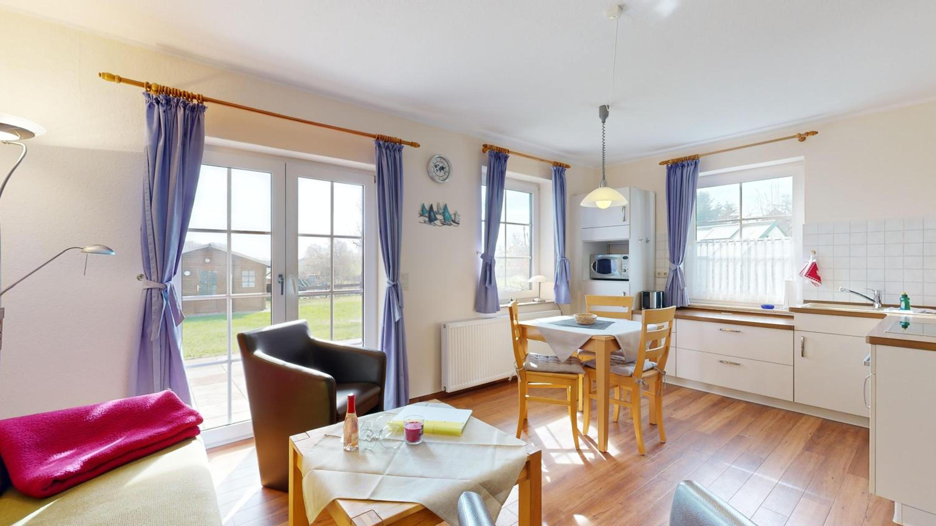 Ferienhaus Möwe, 2 Schlafzimmer, Balkon in Lancken Granitz