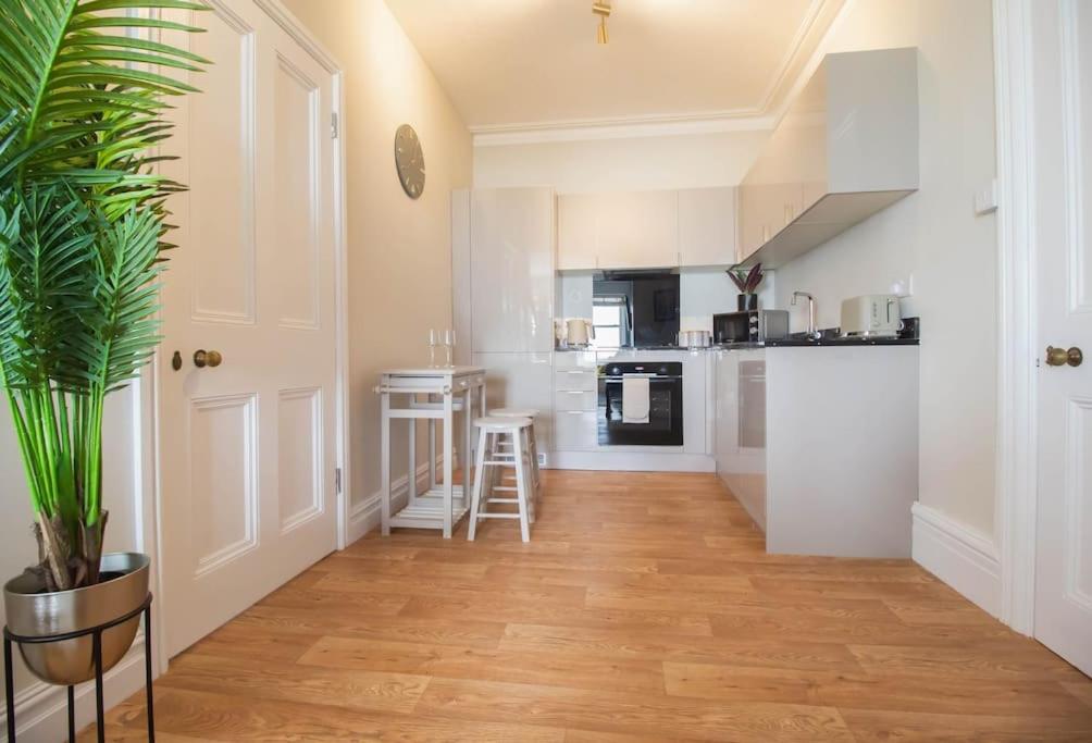 Beach Haven Apartment By Air Premier view 2