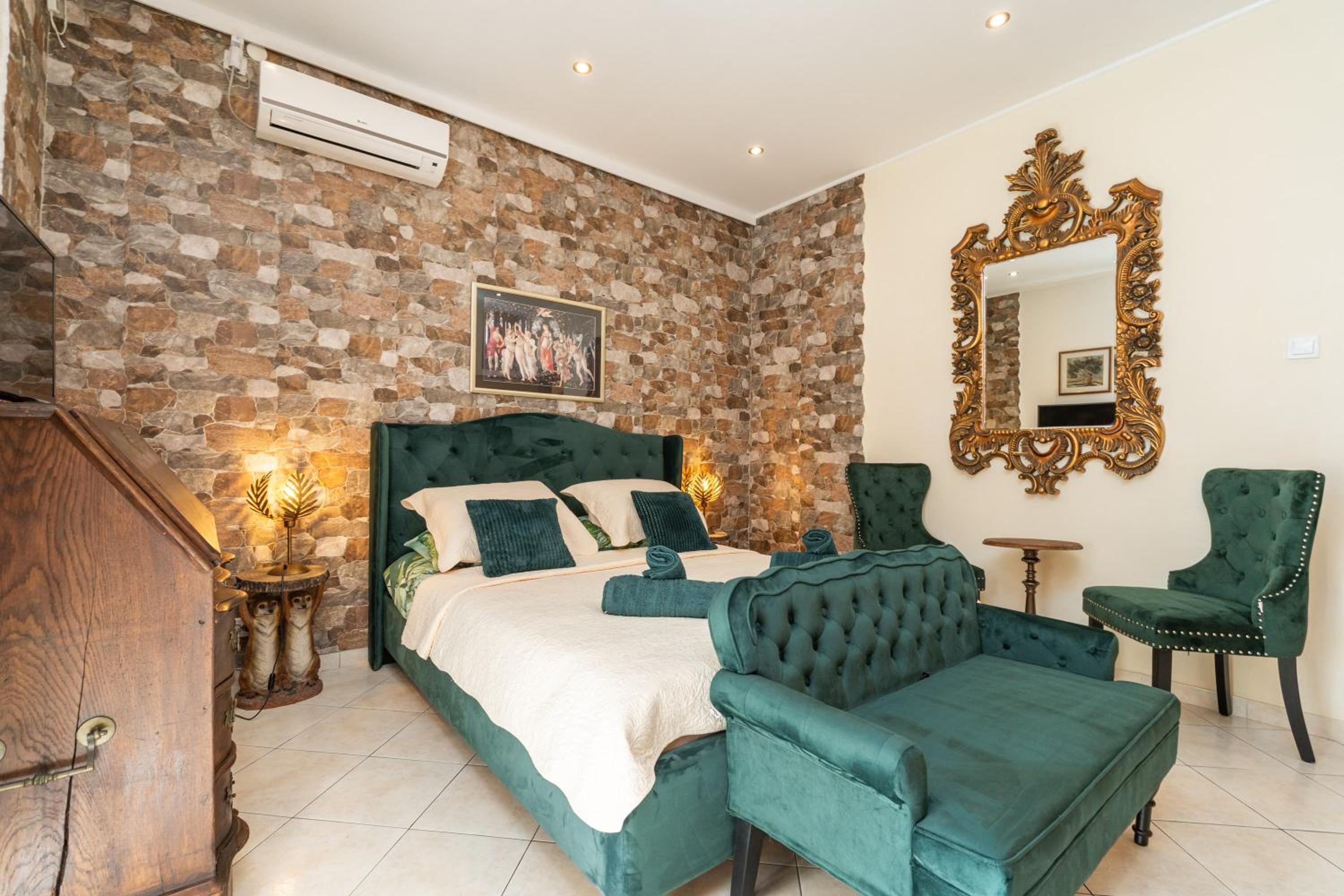 Villa Adrian