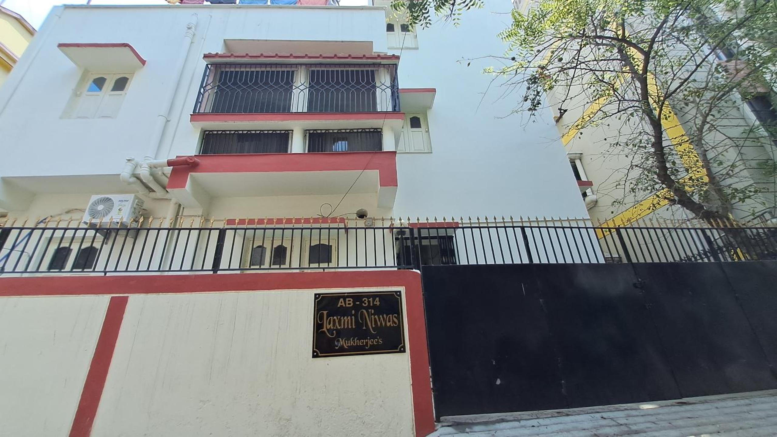 Laxmi Niwas, Salt Lake, Kolkata, 10mins from Sector 5, photo 21