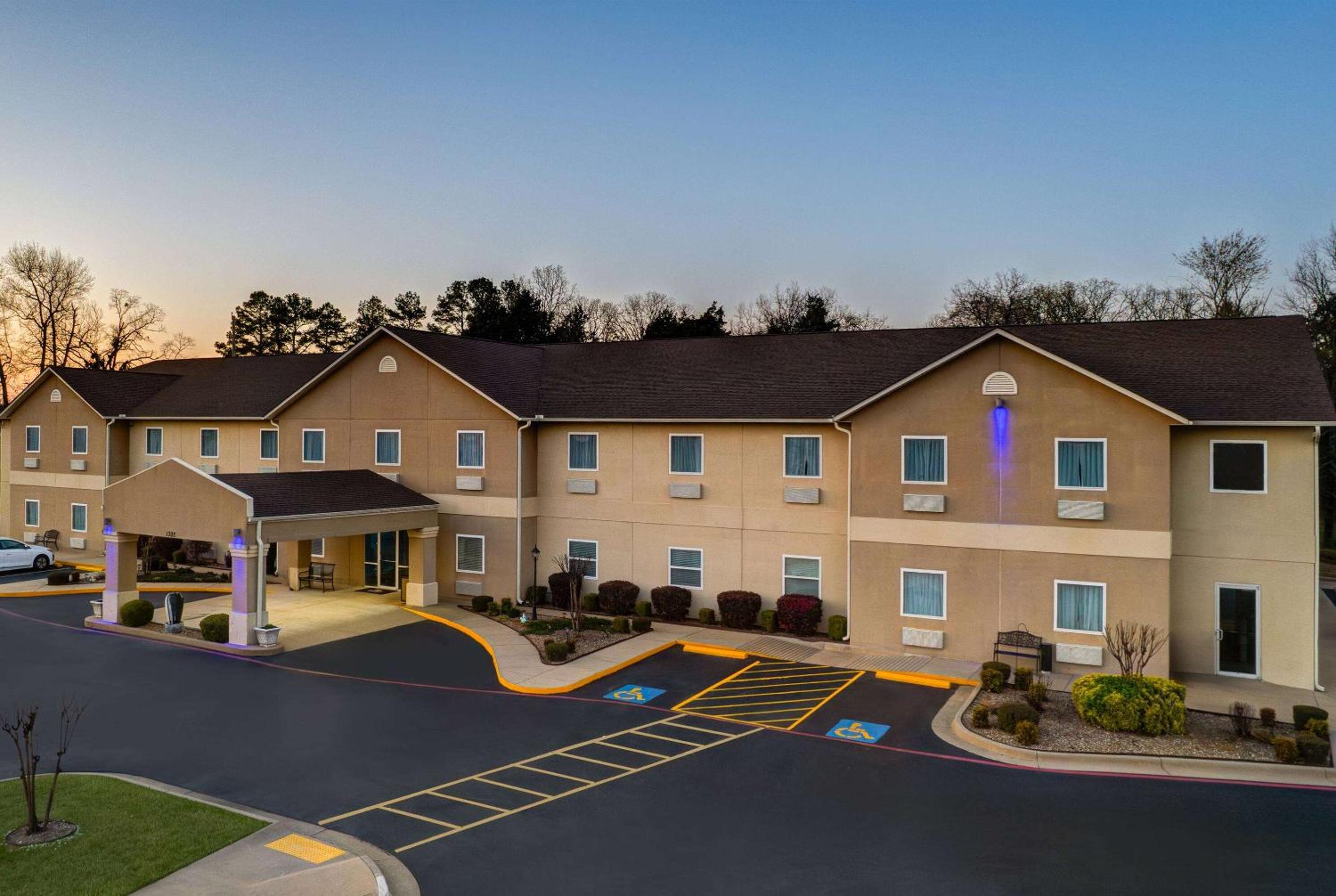 Days Inn & Suites by Wyndham Cabot view 4