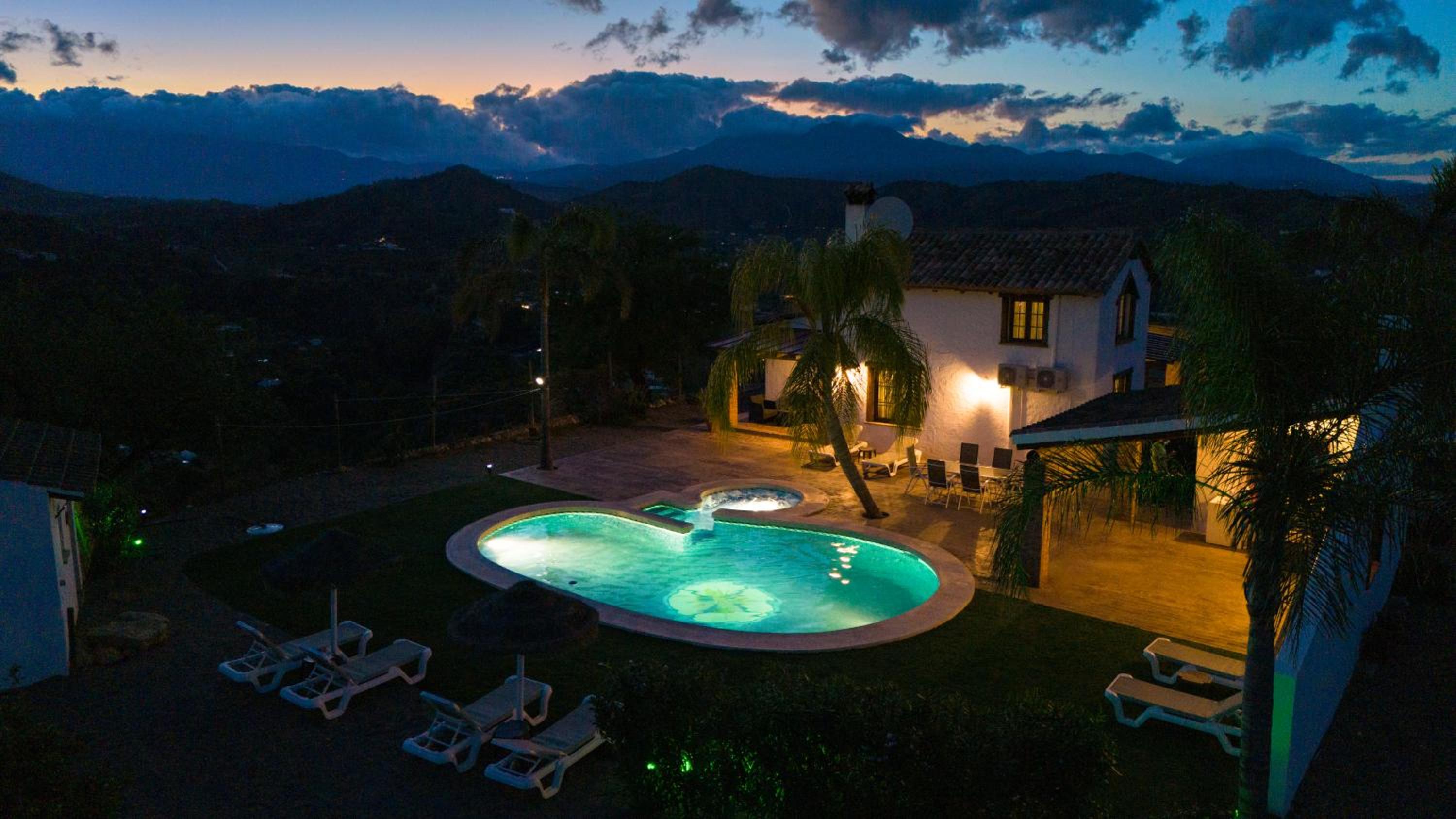 Finca el Cerro - Piscina y Jacuzzi