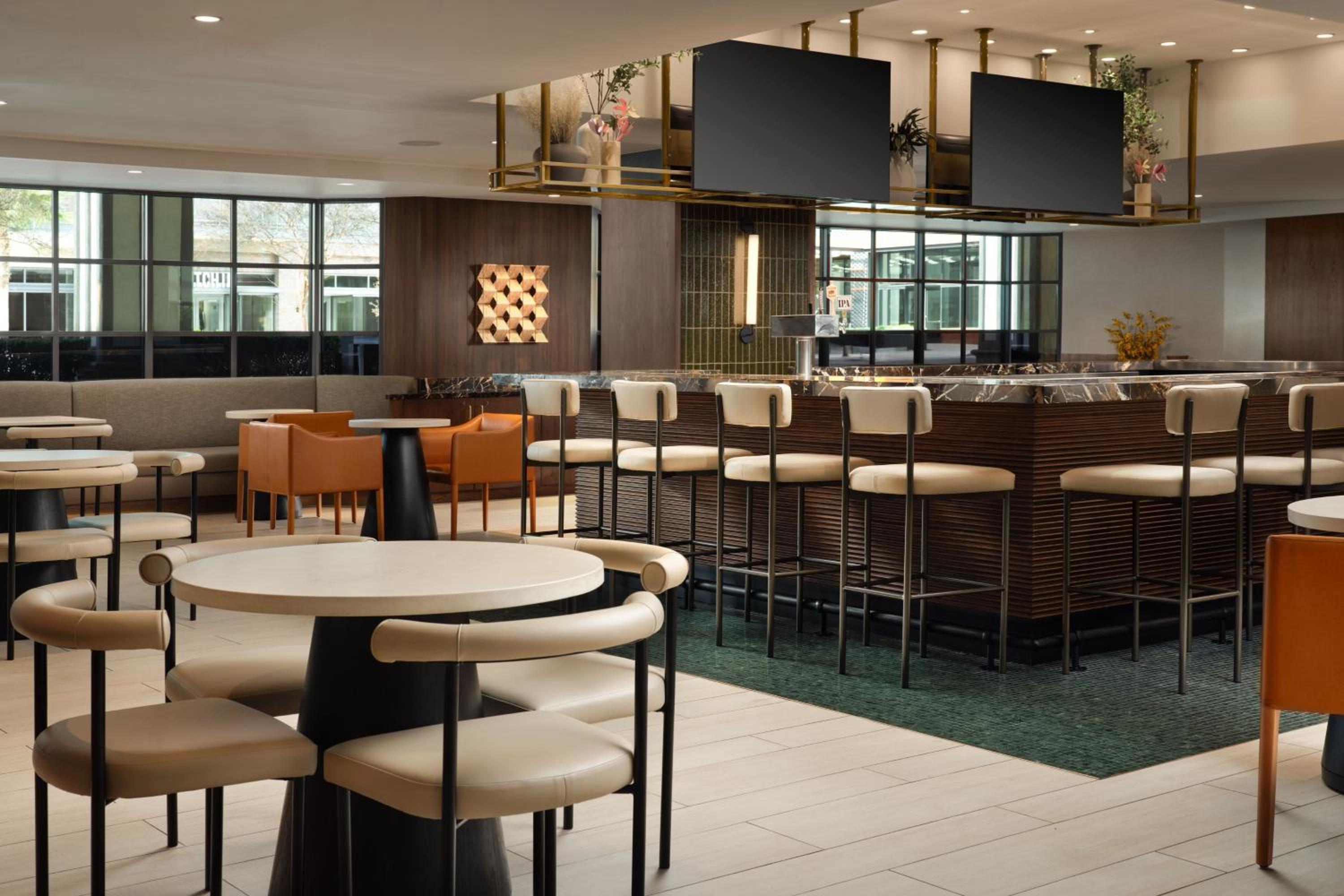 Courtyard by Marriott Los Angeles Pasadena Old Town - Property Image 6