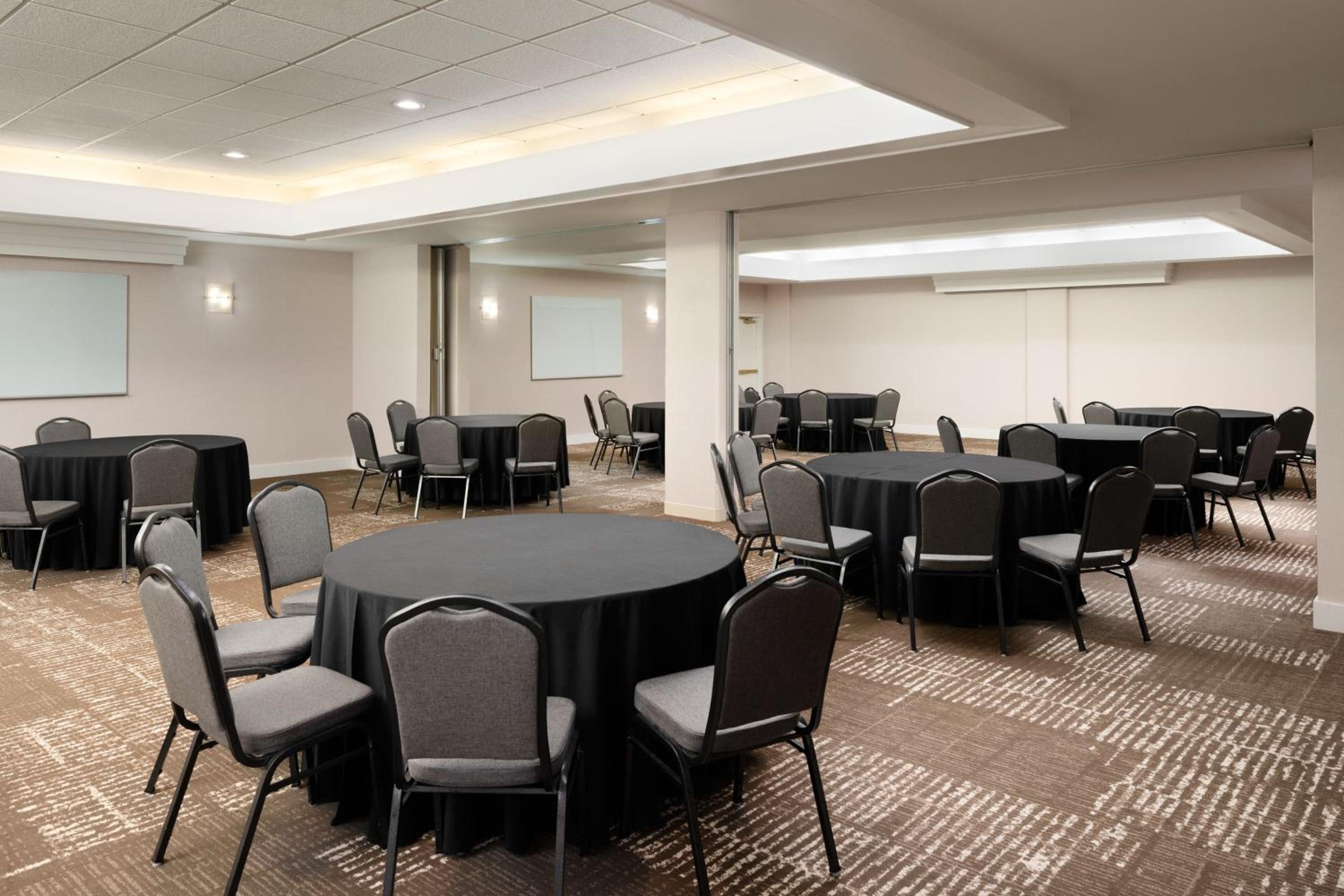 Courtyard by Marriott Los Angeles Pasadena Old Town - Property Image 21