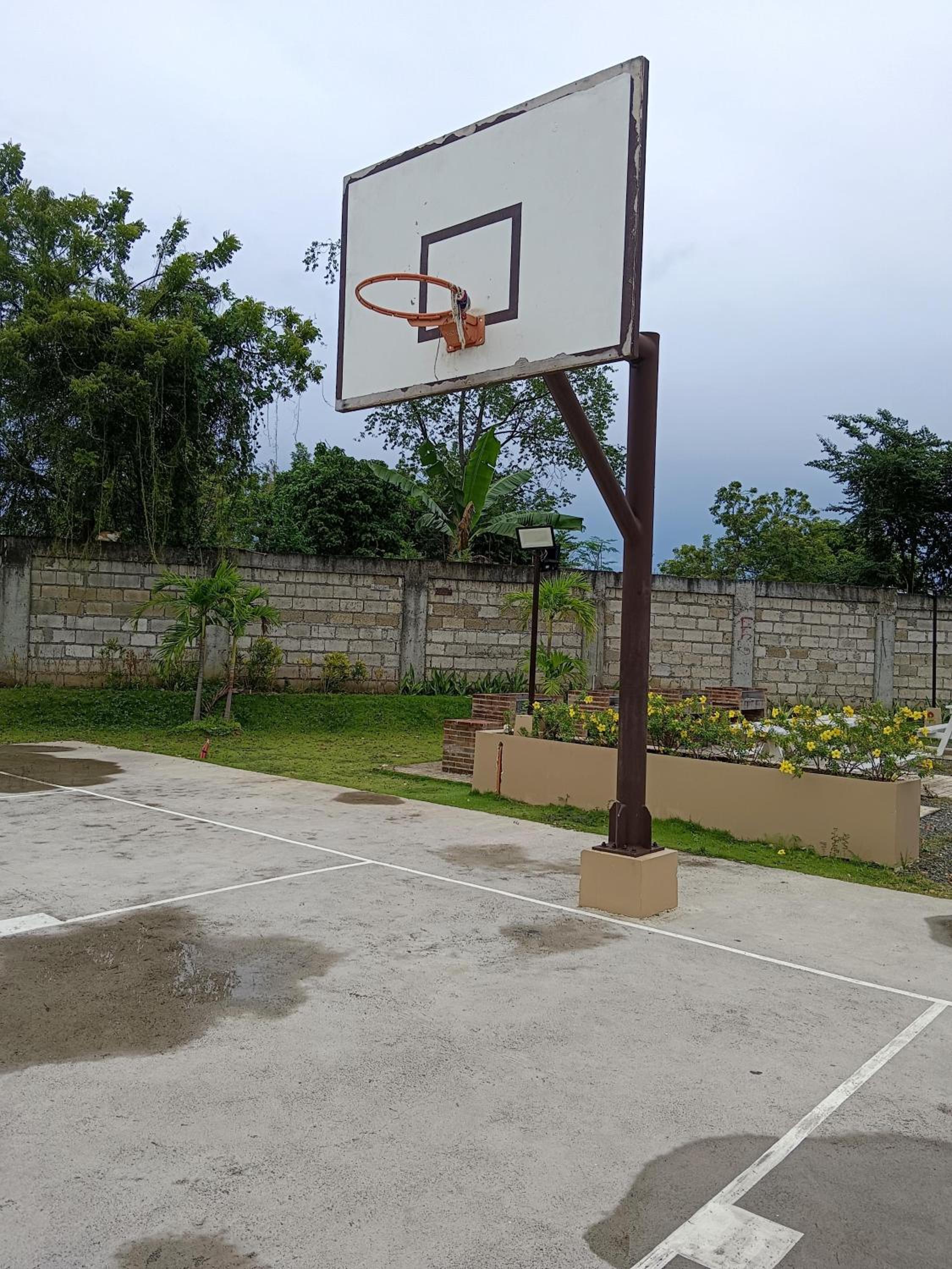 Condo in Lapu Lapu near AirportFree wifiParking view 4