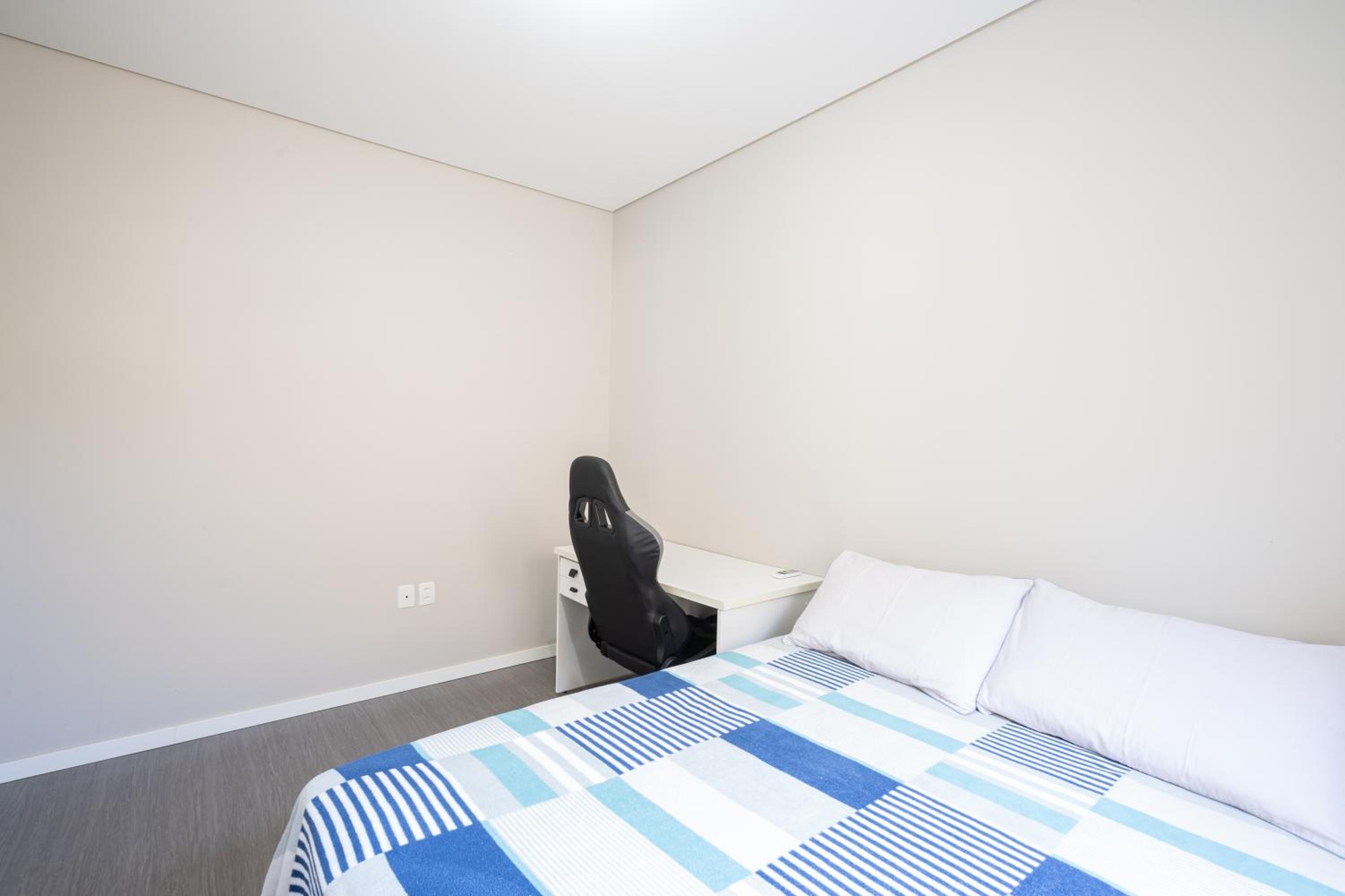CASA em Bal Picarras 400m PRAIA, 1 suíte, 2 quartos, PISCINA, CHURRASQUEIRA 2 vagas privativas de garagem, TODOS os quartos e sala de estar CLIMATIZADOS, c