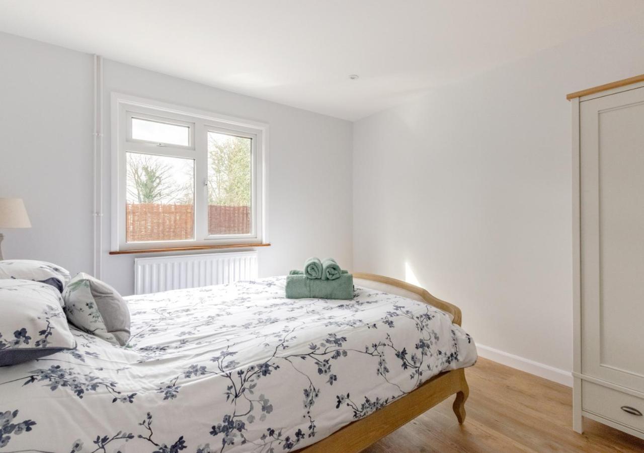 3 Bed in Acton oc-c28929 view 5