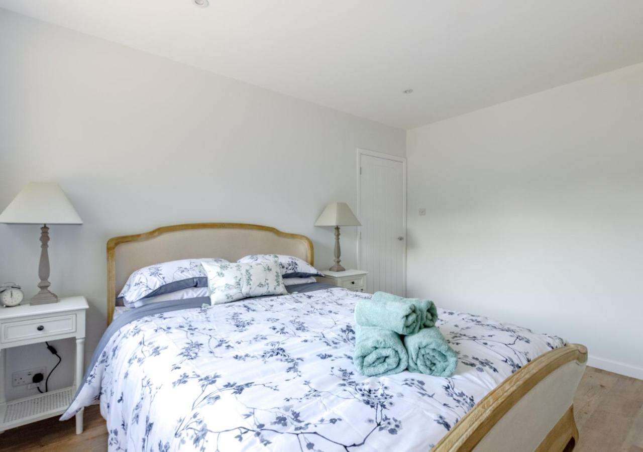 3 Bed in Acton oc-c28929 view 4