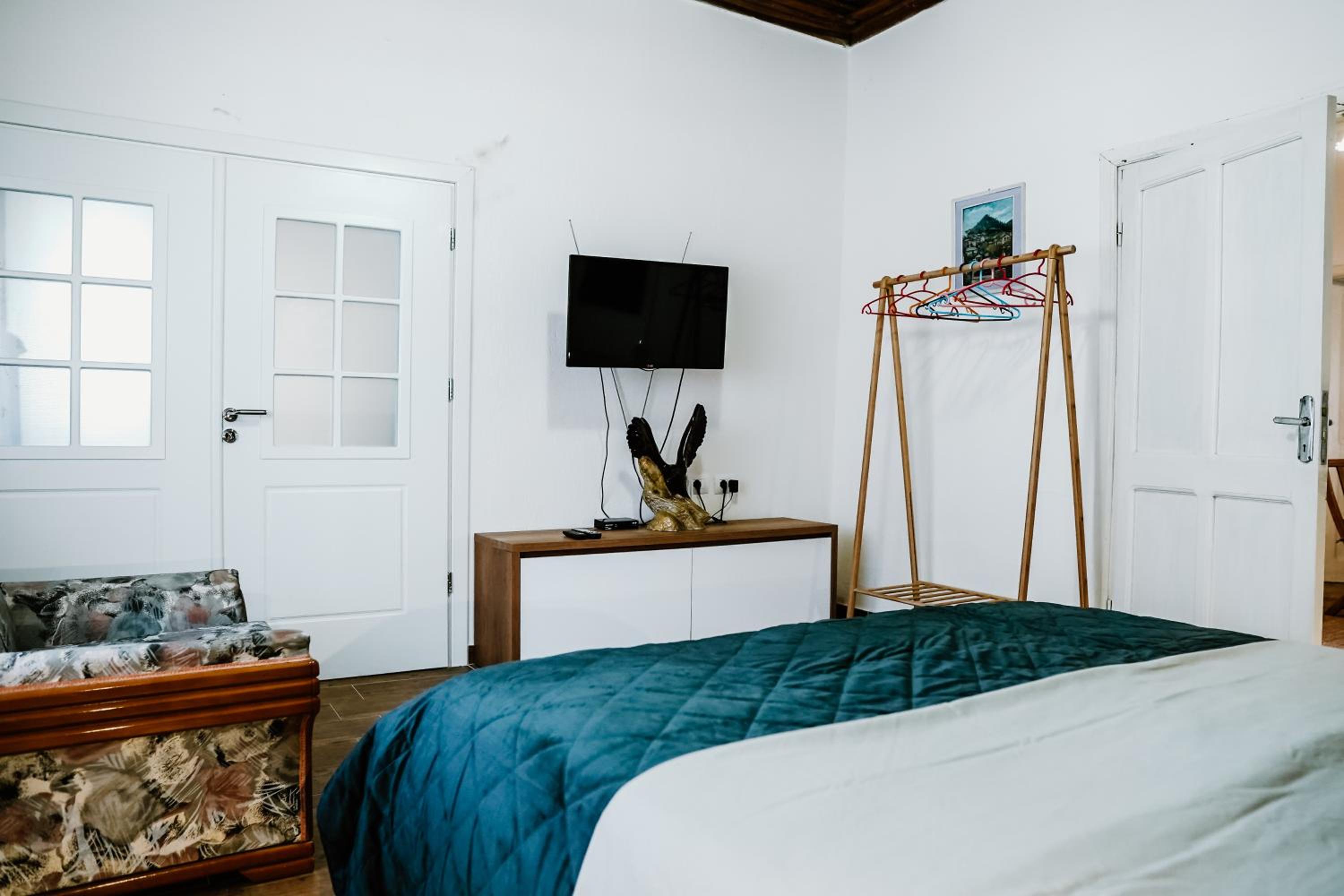 City Grove: Blooms and Beds