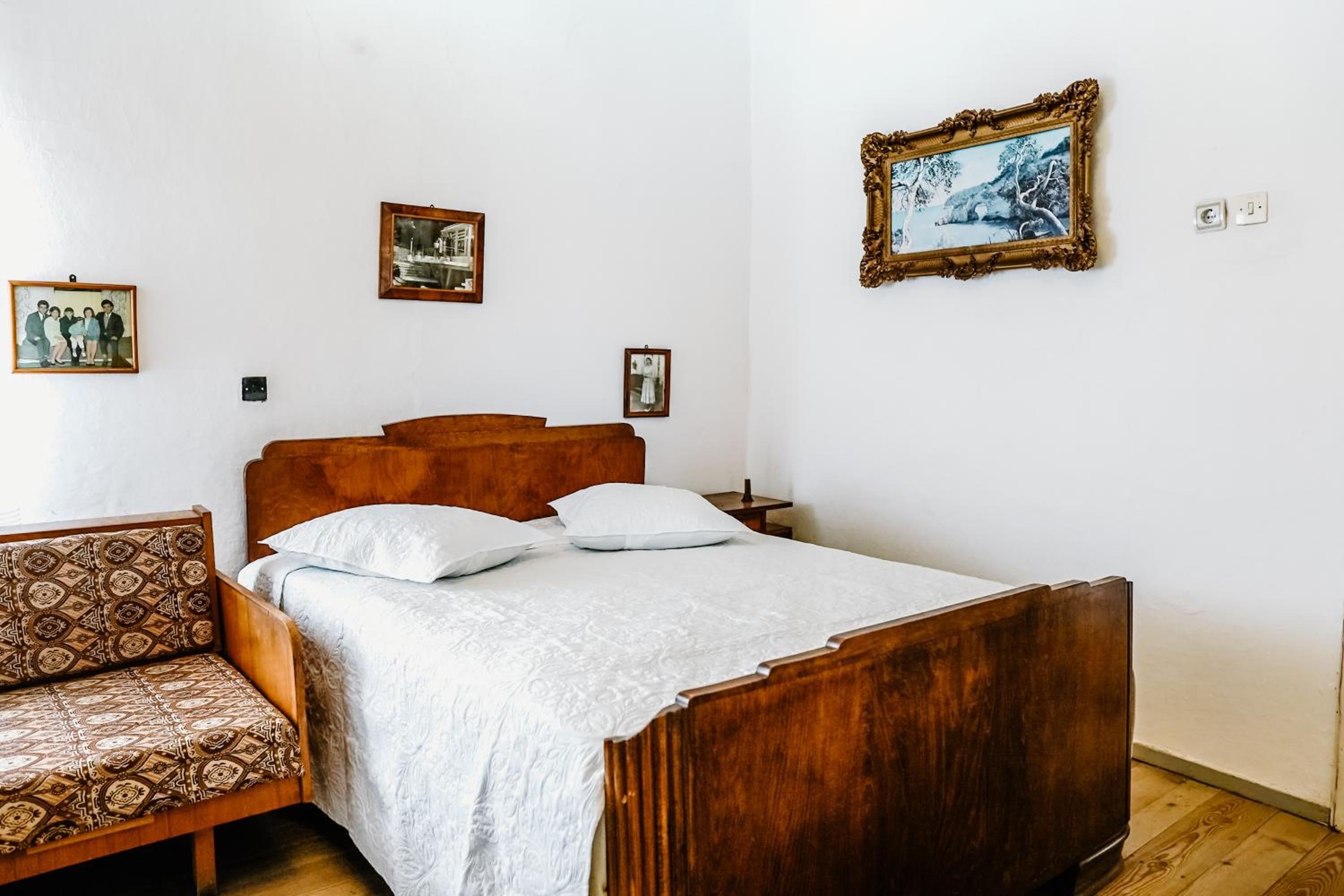 City Grove: Blooms and Beds