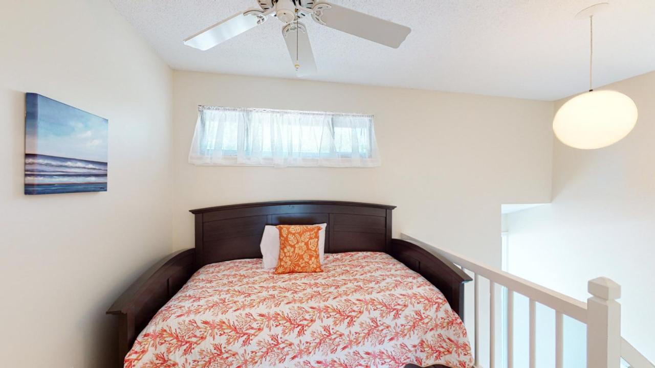 4 Hickory Cove