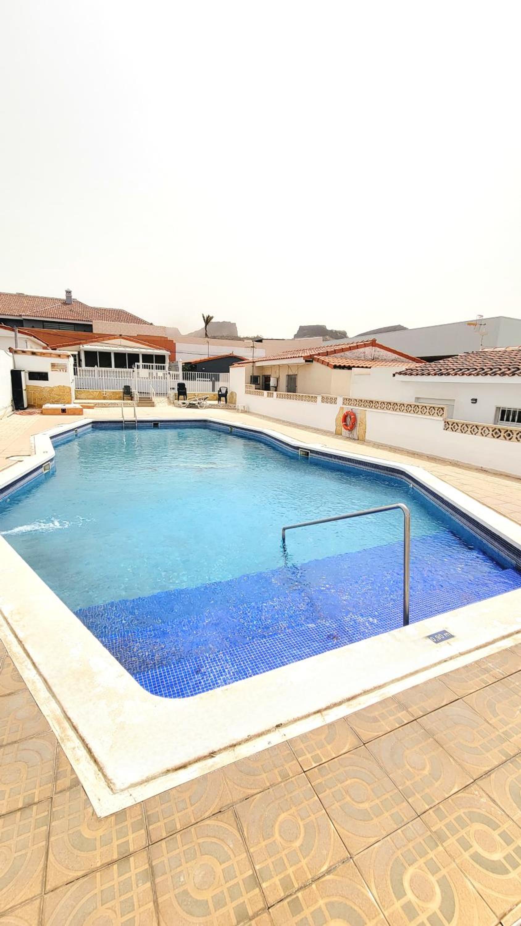 Apartamento con piscina en Aldea Blanca