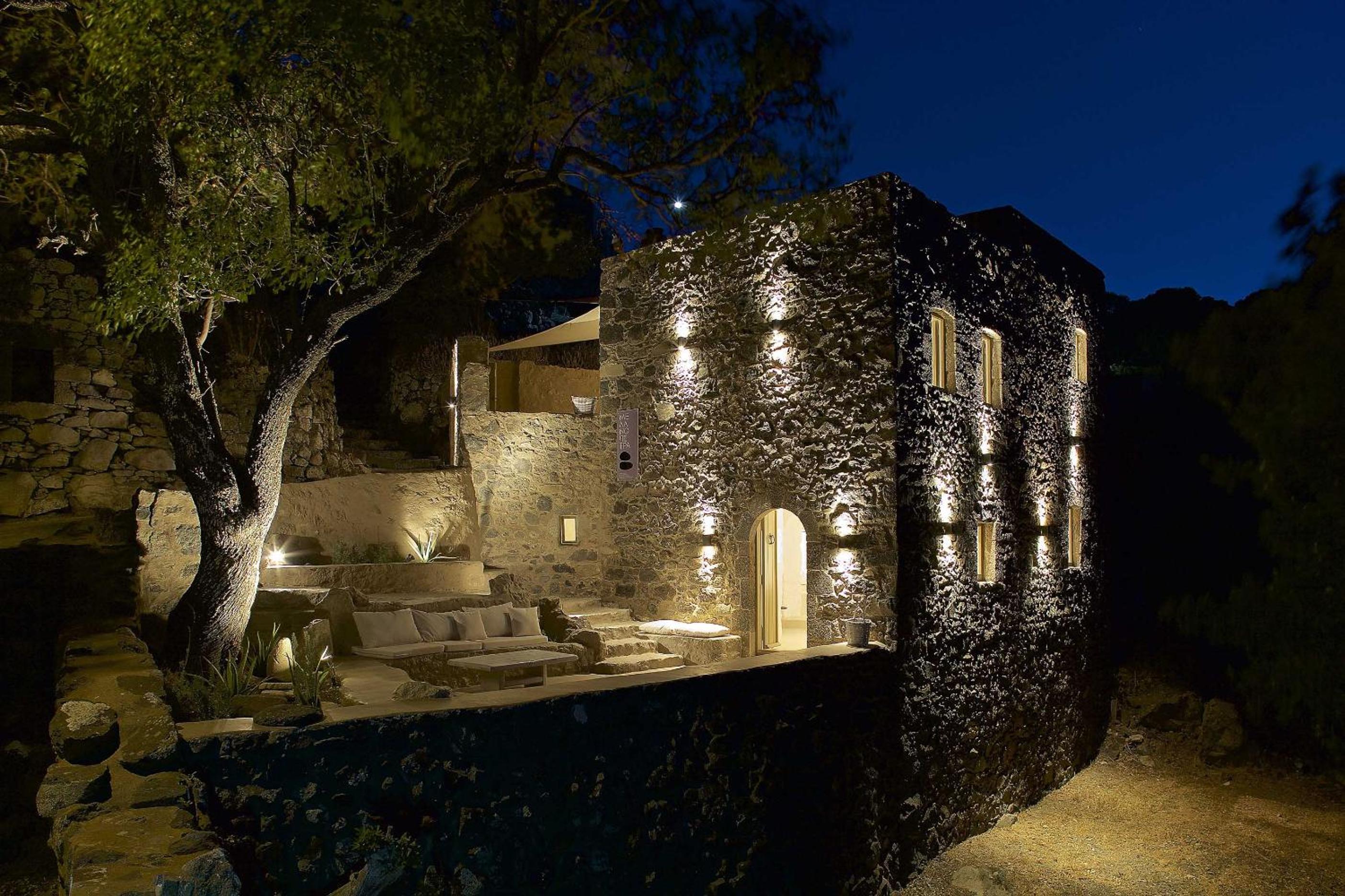 MELANOPETRA boutique apartments