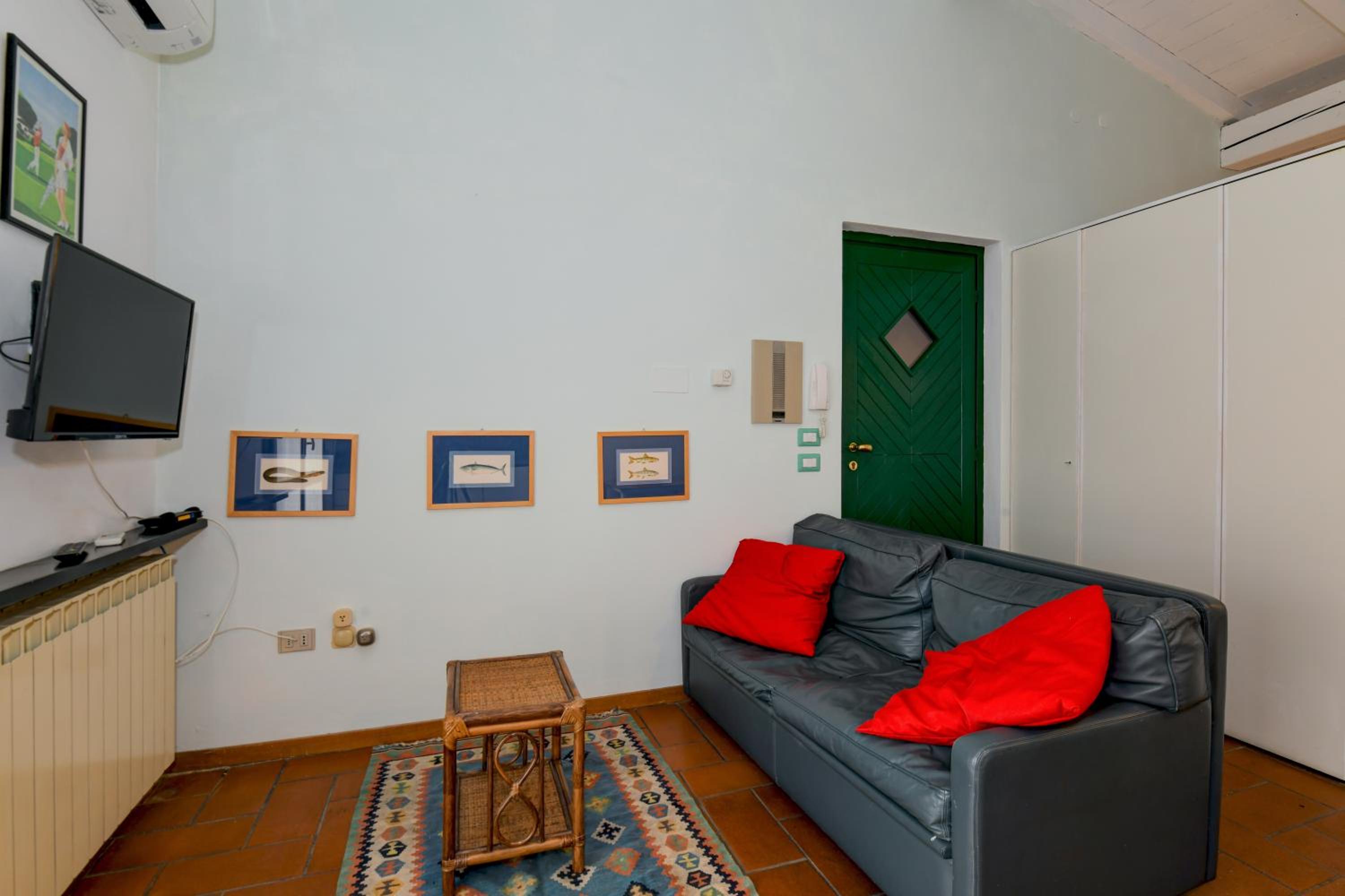 HOST4U - GARDA GOLF RESIDENCE APARTMENT with Pool and Private Parking view 5