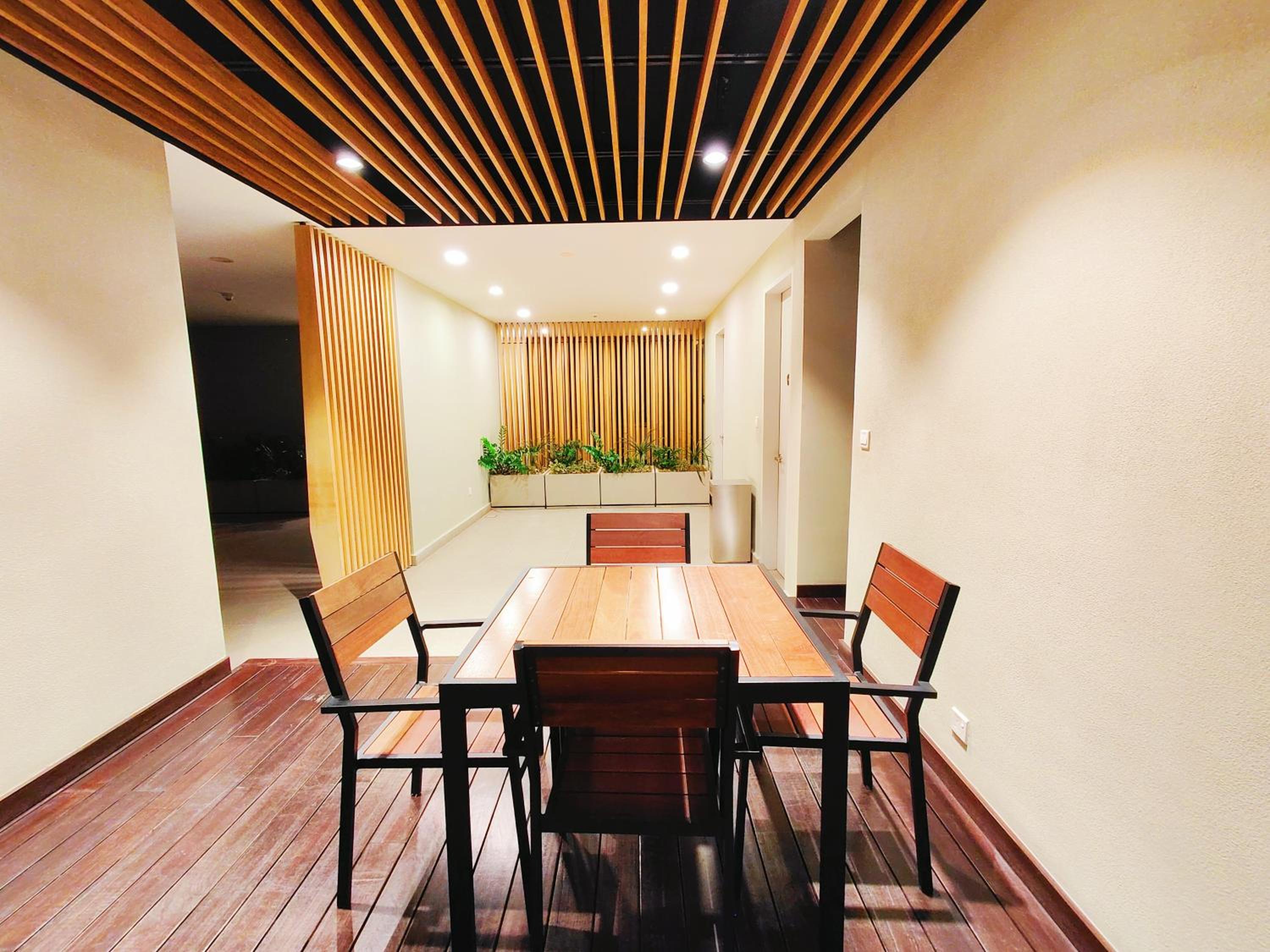 Central KL City Condo with Balcony Infinity Pool & LRT MRT & KLCC Mall Access