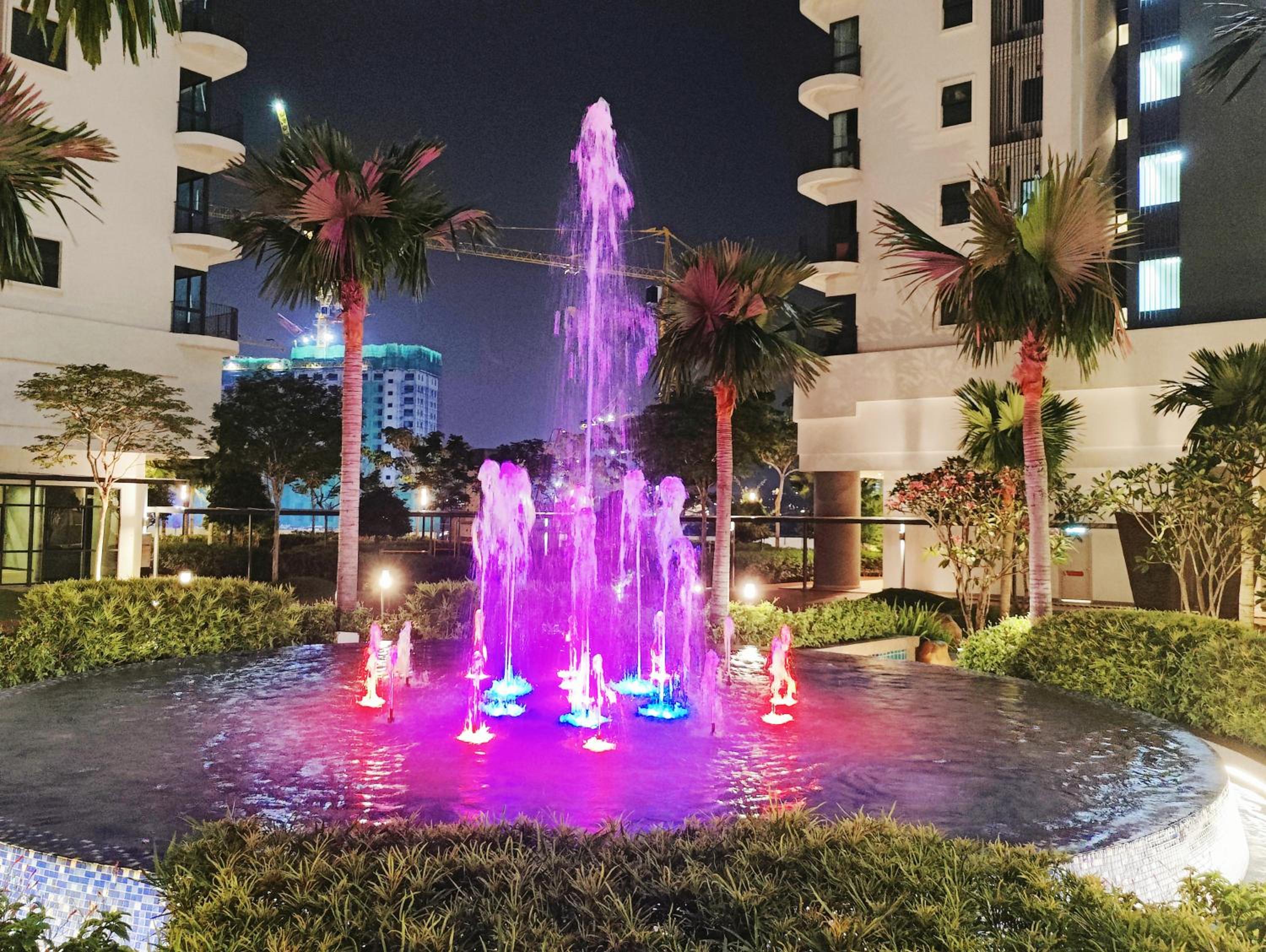 Central KL City Condo with Balcony Infinity Pool & LRT MRT & KLCC Mall Access