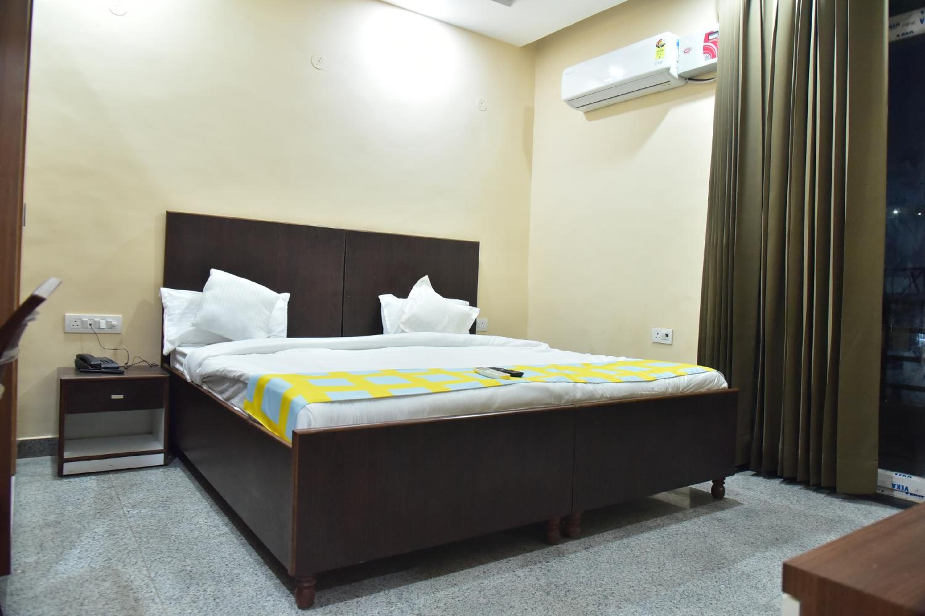 Hotel Wedlock Medanta