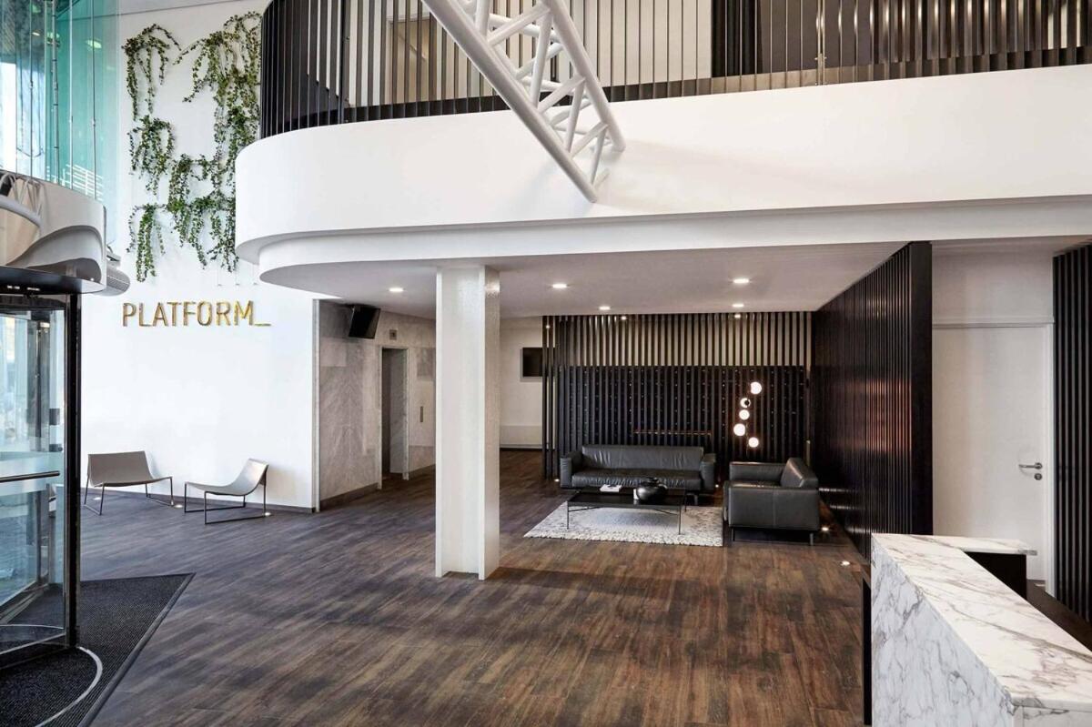 Fully Furnished 2 Bed 2 Bath City Centre Luxury Apartment - Free Parking but reservation needed - Pets Allowed view 2