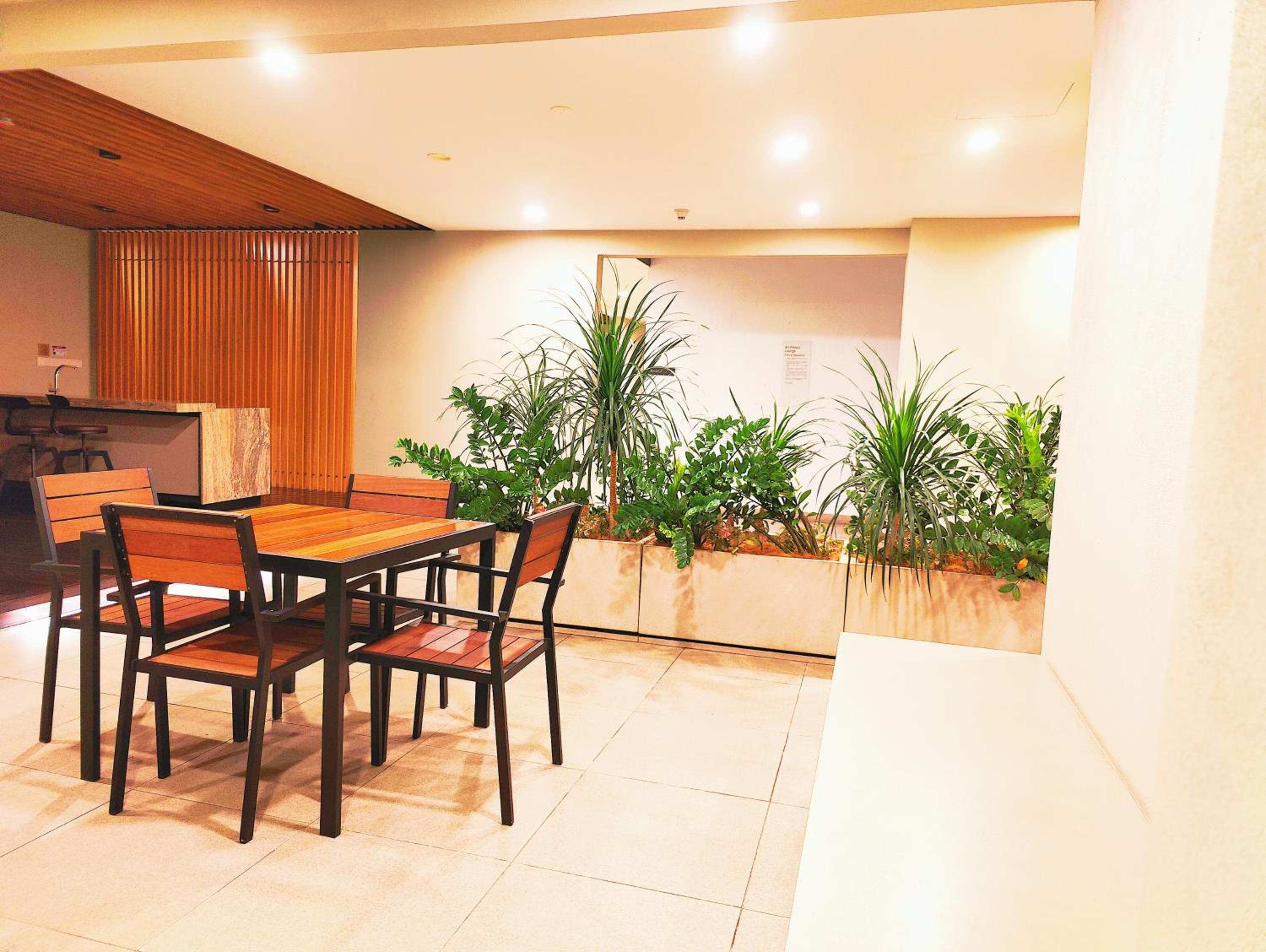 Central KL City Condo with Balcony Infinity Pool & LRT MRT & KLCC Mall Access