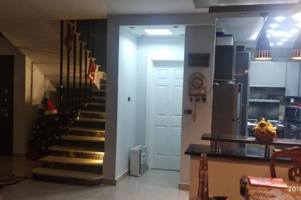 Ultra modern townhouse near to airport & shopping