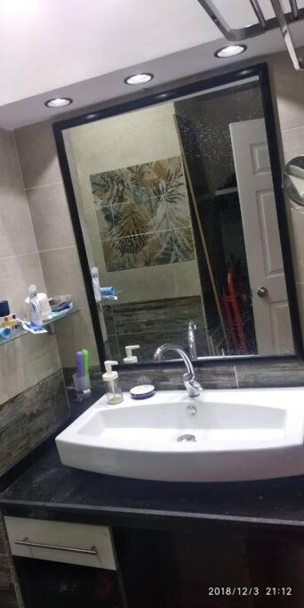 Ultra modern townhouse near to airport & shopping