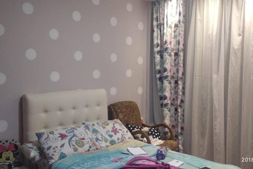 Ultra modern townhouse near to airport & shopping