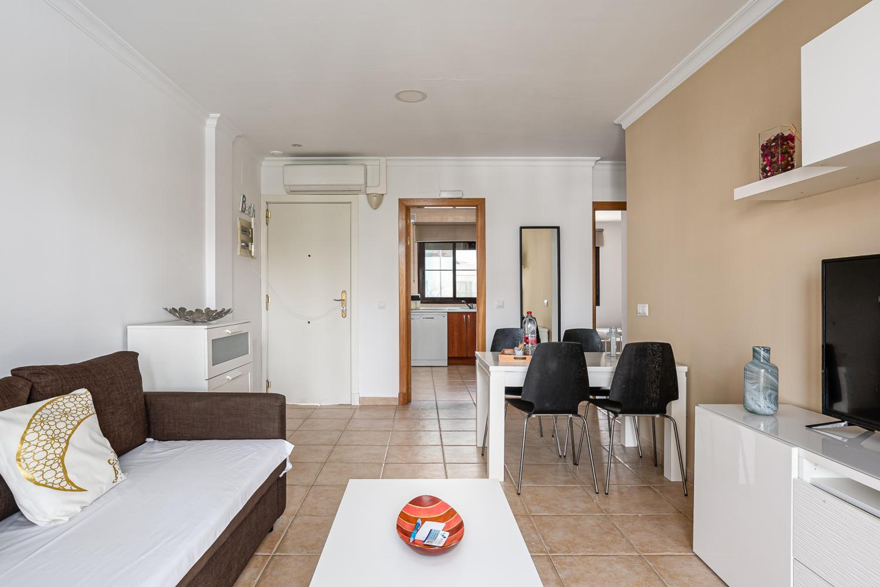 Apartamento familiar muy soleado cerca de la playa y parking incluido
