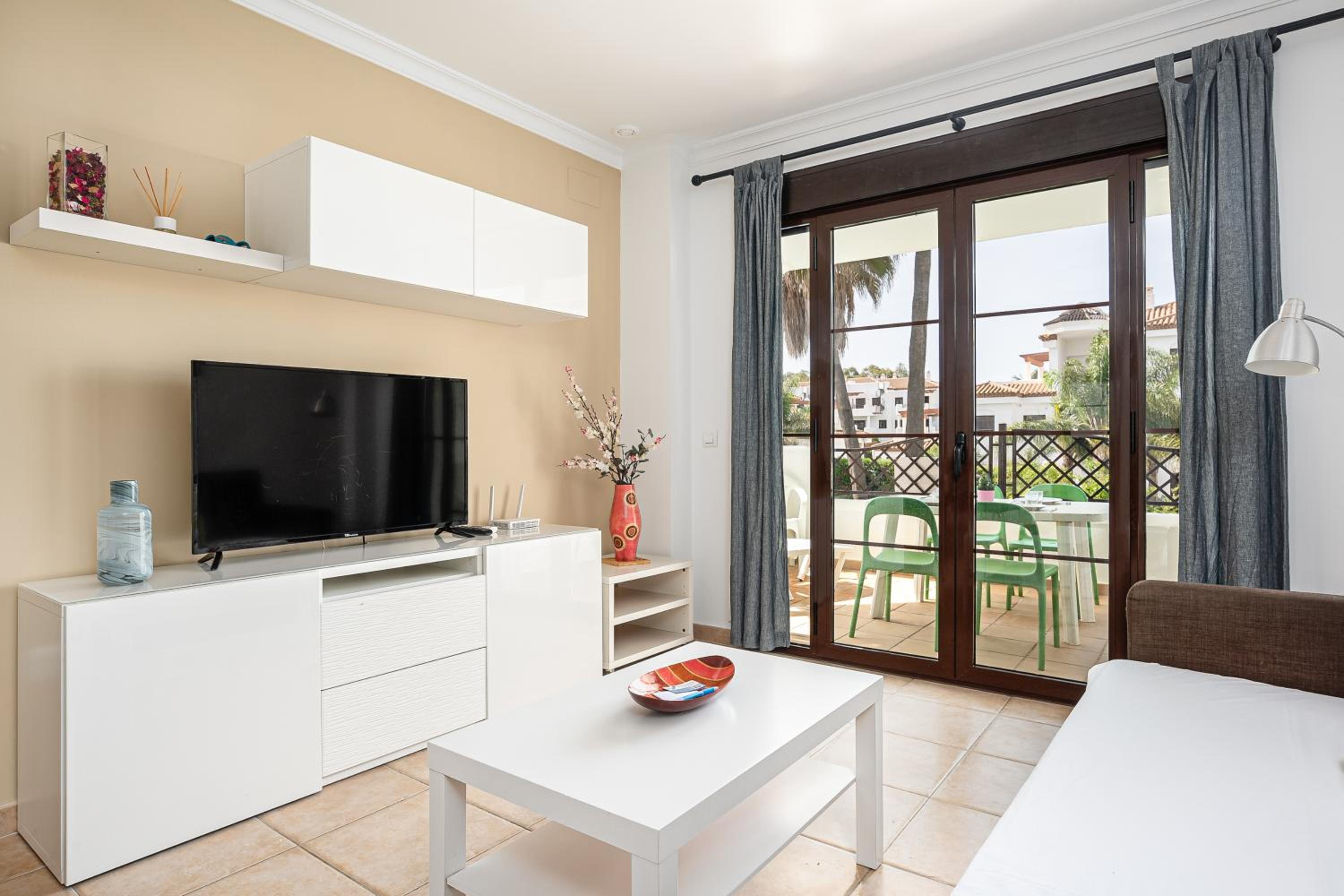 Apartamento familiar muy soleado cerca de la playa y parking incluido