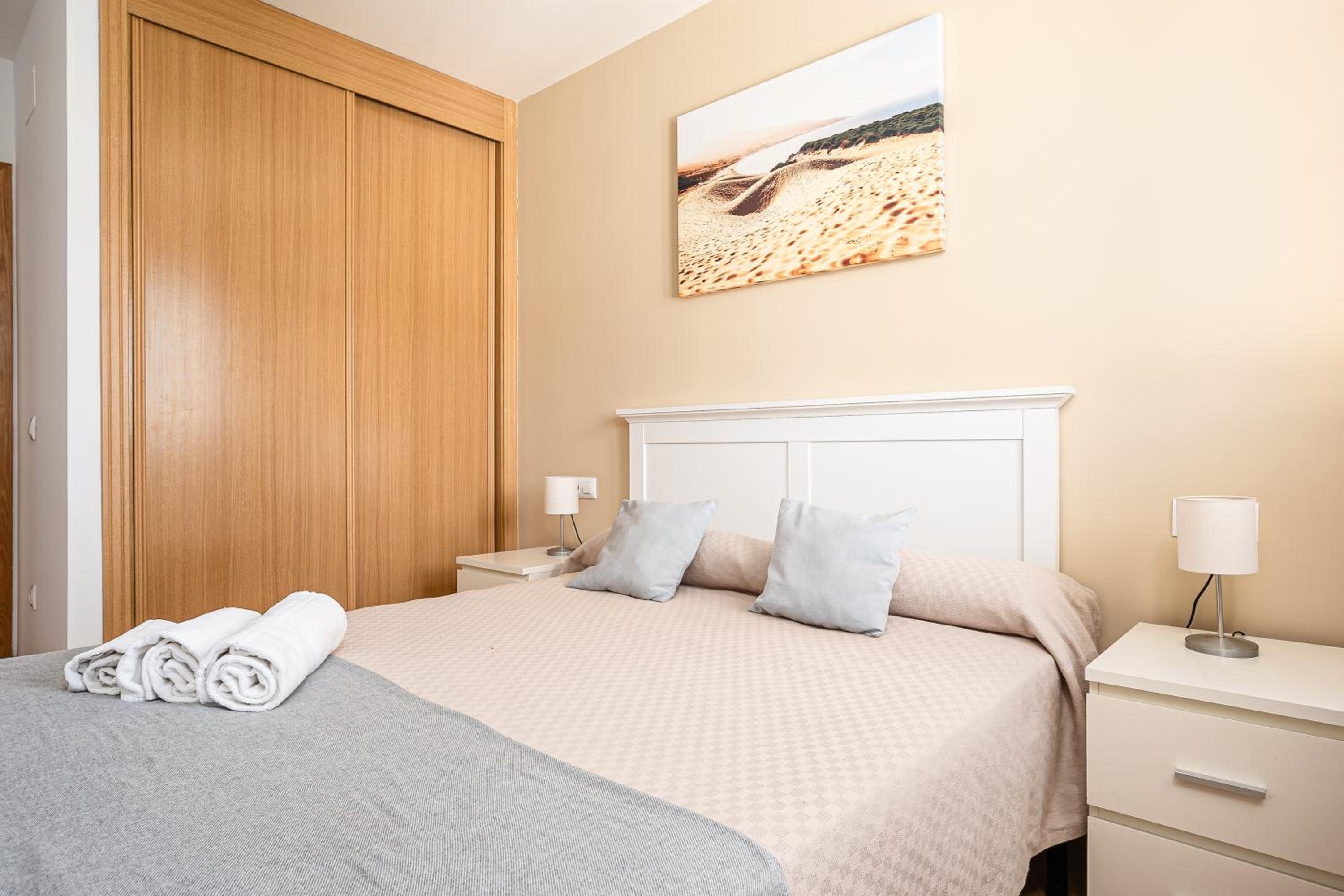 Apartamento familiar muy soleado cerca de la playa y parking incluido
