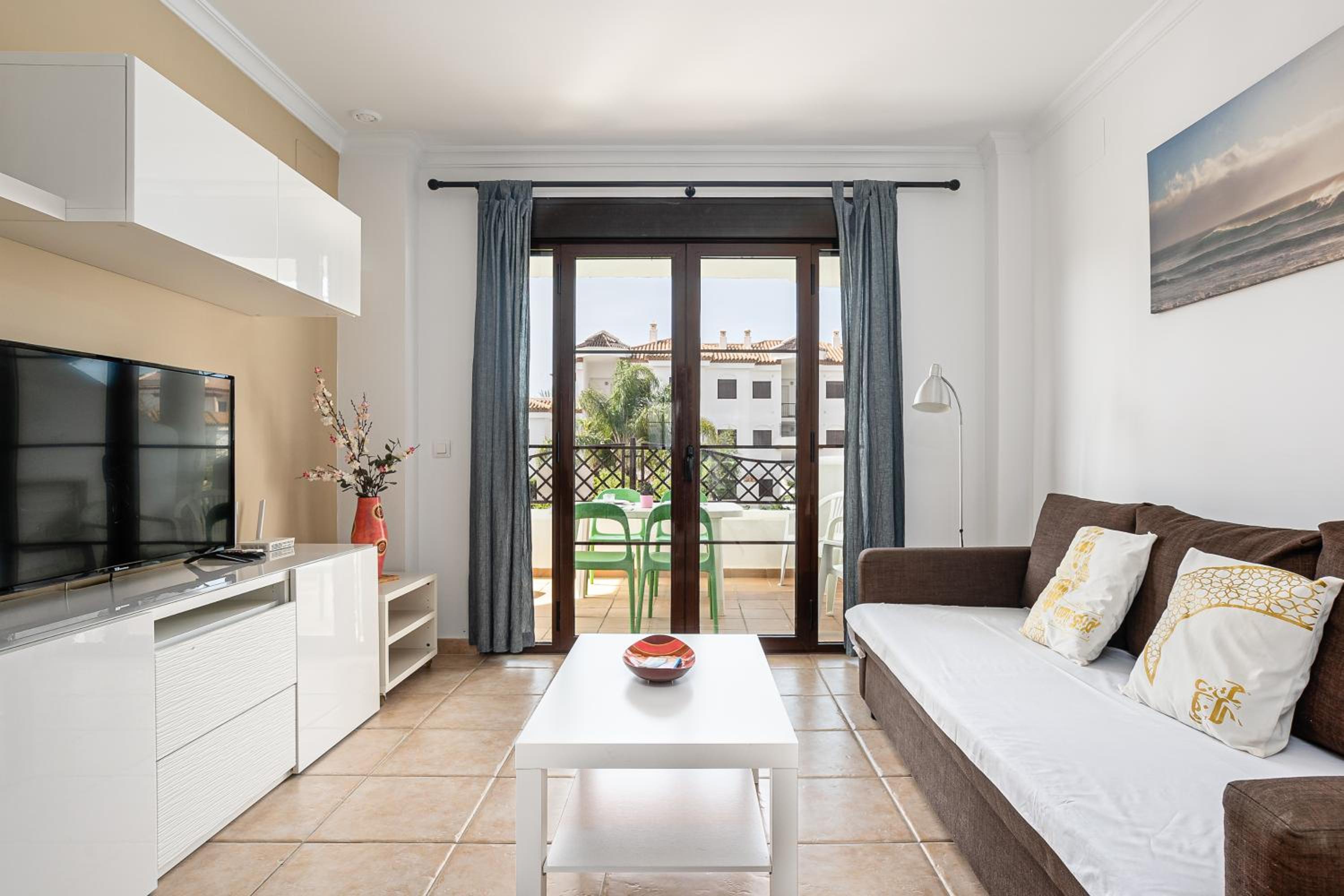 Apartamento familiar muy soleado cerca de la playa y parking incluido
