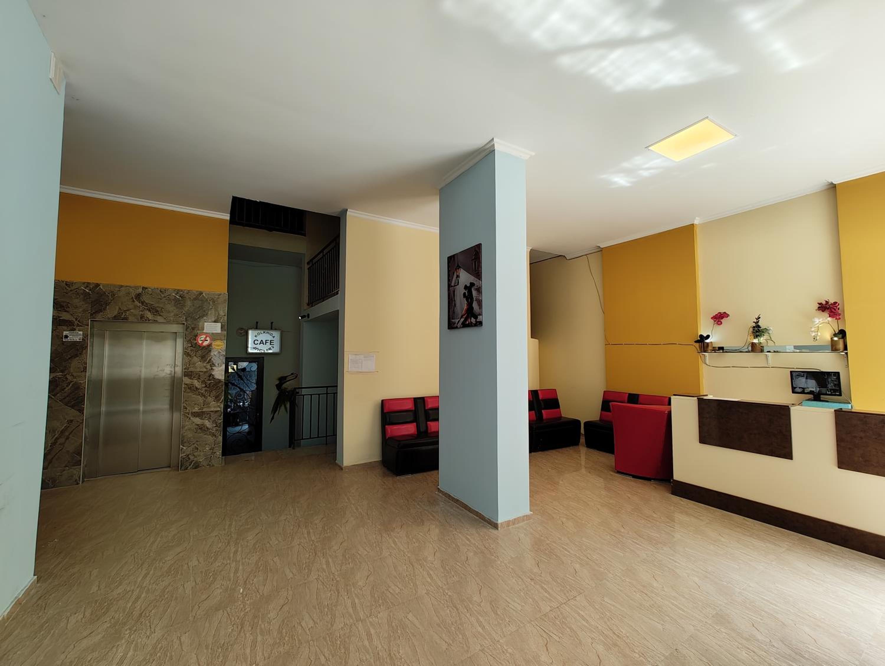 Queen Tamara Apartments view 3