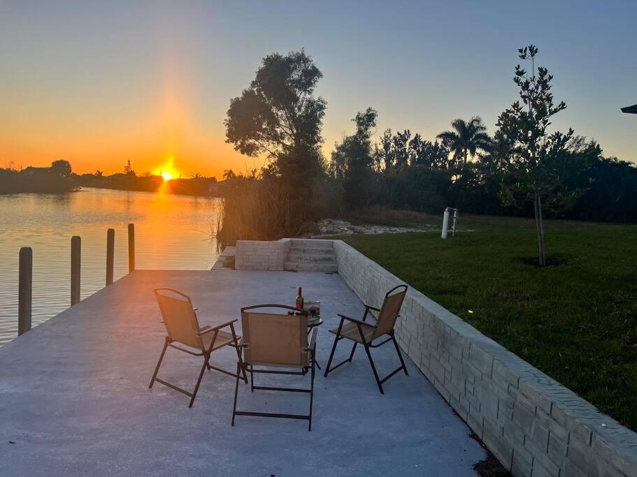 New 4 bed house on a canal facing south & door ramp, near golf course and softball