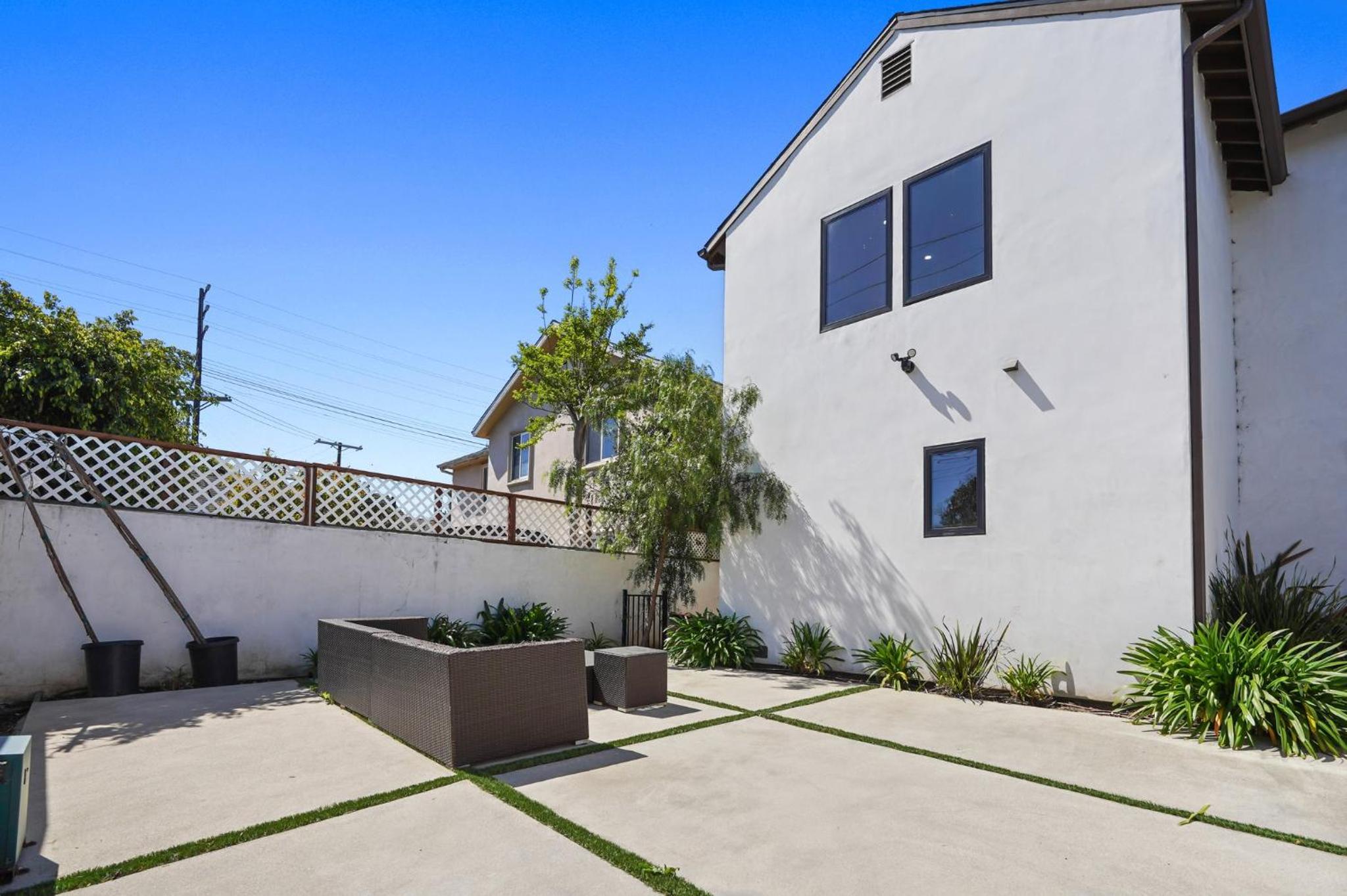 Modern Luxurious Dream Home Mar Vista, 4BDRMs, 4Baths, Kid & Pet Friendly, 10min to the beach!!