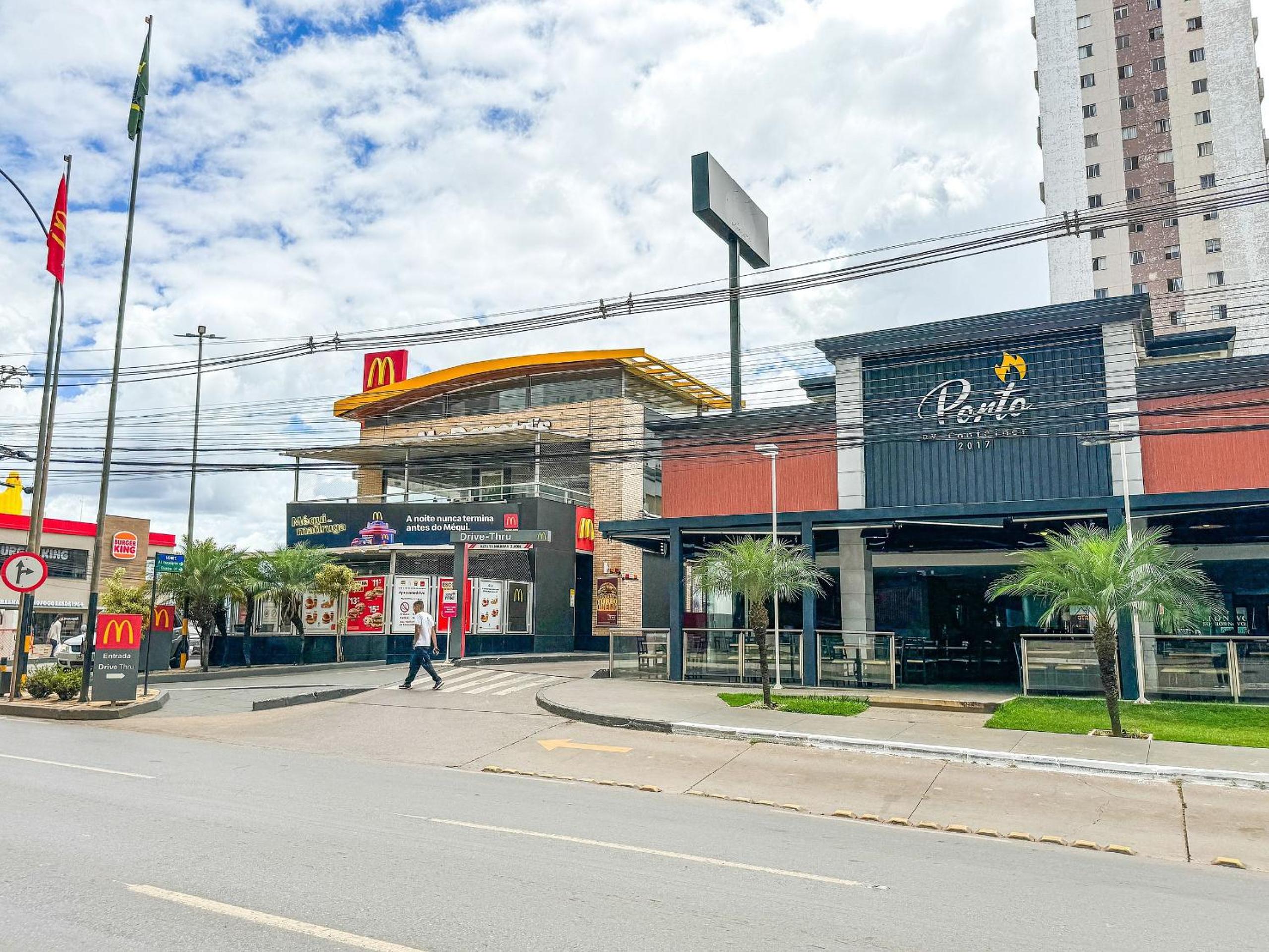 APTO 1 quarto com Piscina, Metrô