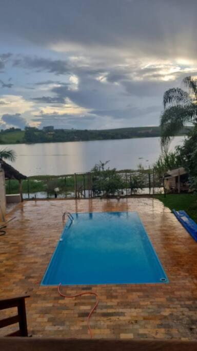 Casa na Beira Represa Furnas com Piscina Aquecida P/ Até 25 pessoas