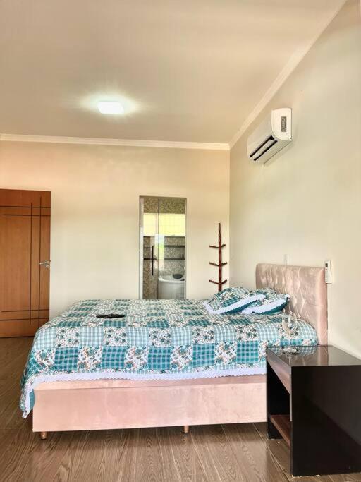 Casa na Beira Represa Furnas com Piscina Aquecida P/ Até 25 pessoas
