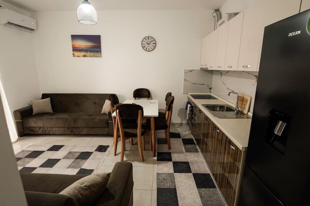 Stylish & cozy APT by the beach