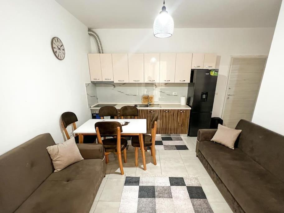 Stylish & cozy APT by the beach