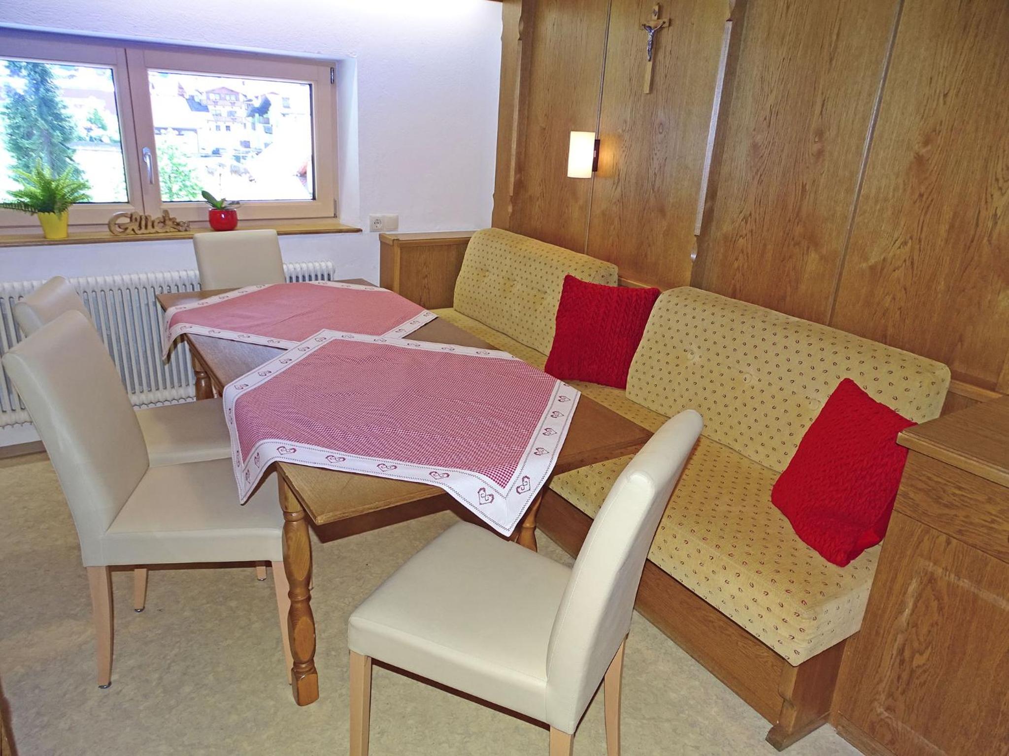 Appartementhaus Mayrhofen by PiaundDirk