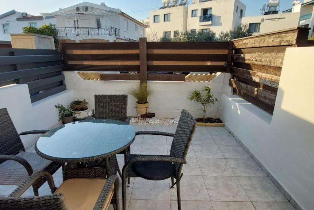Cozy 1BR Apt with Pool Heart of Paphos