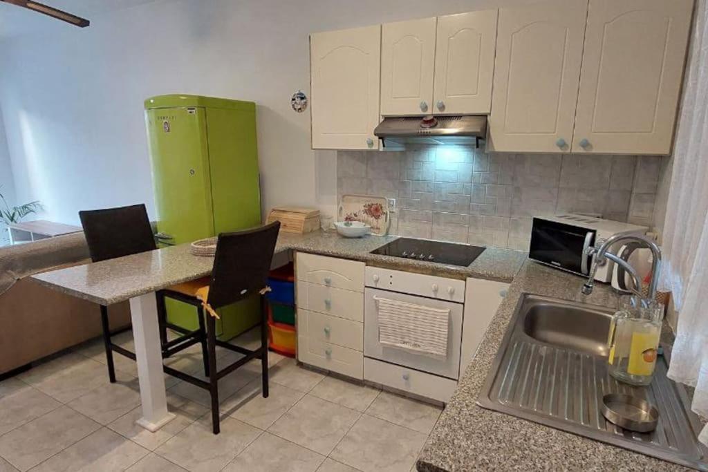 Cozy 1BR Apt with Pool Heart of Paphos