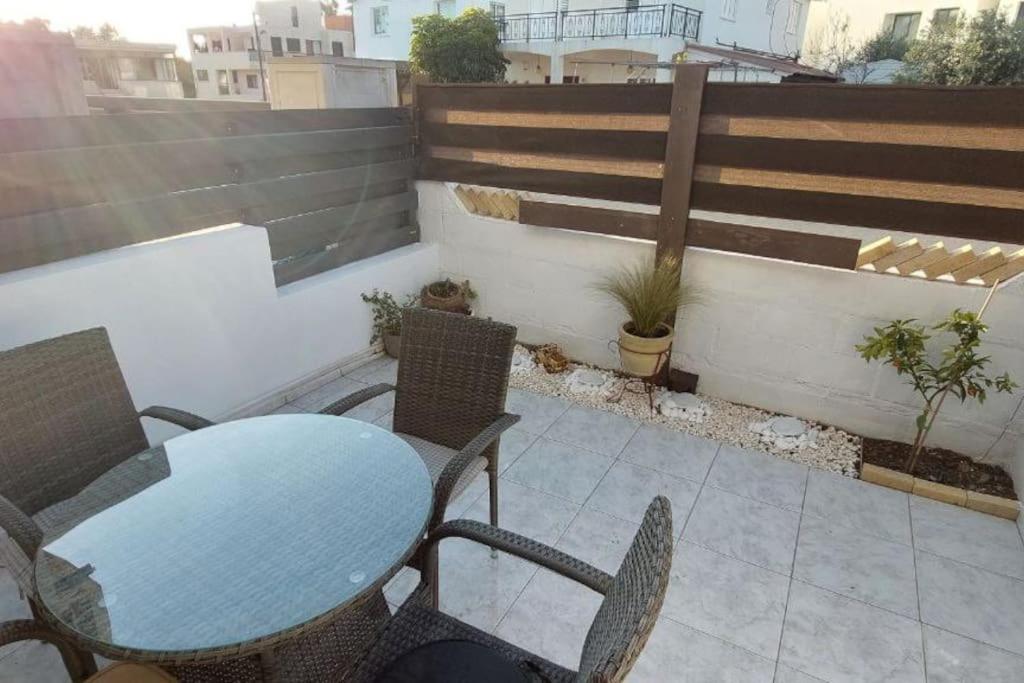 Cozy 1BR Apt with Pool Heart of Paphos