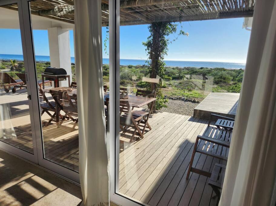 Mustique-Beachfront bliss