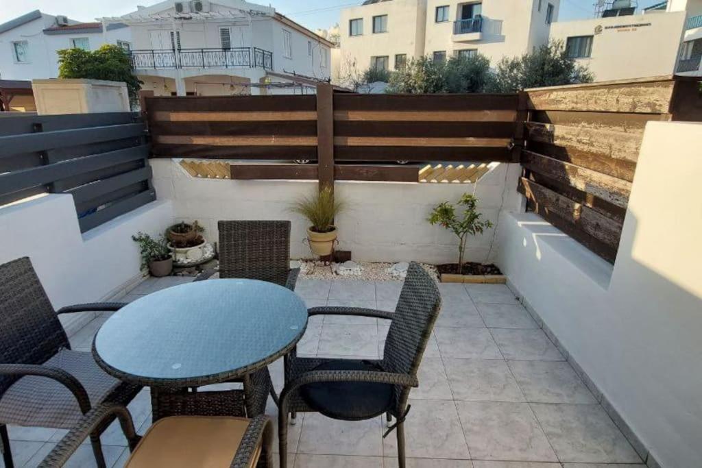Cozy 1BR Apt with Pool Heart of Paphos