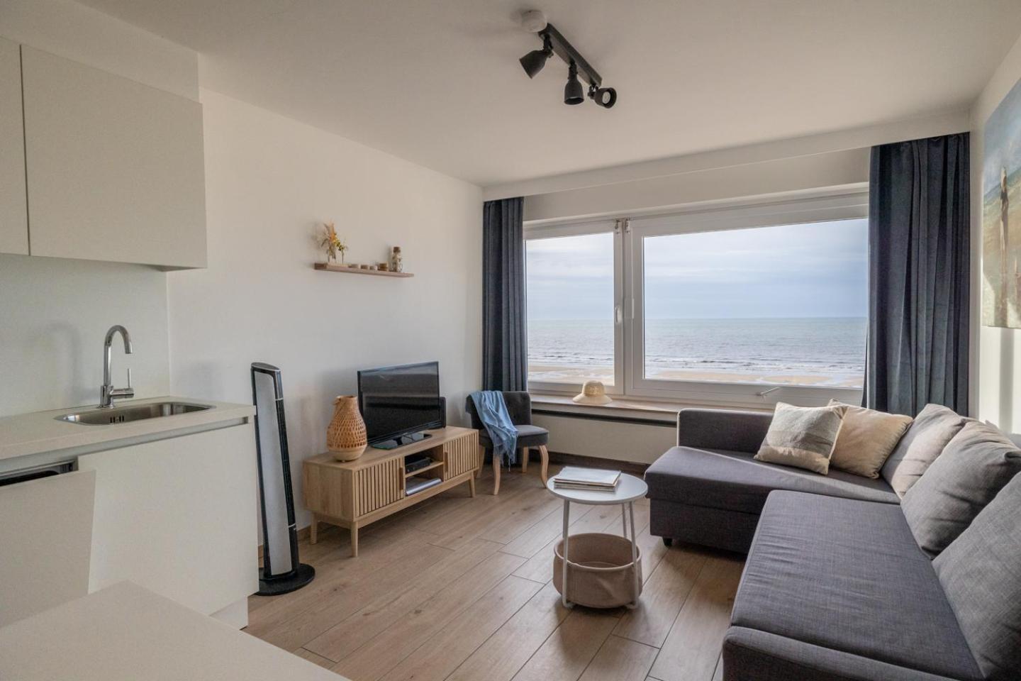 Cosy studio with Amazing Seaview T67