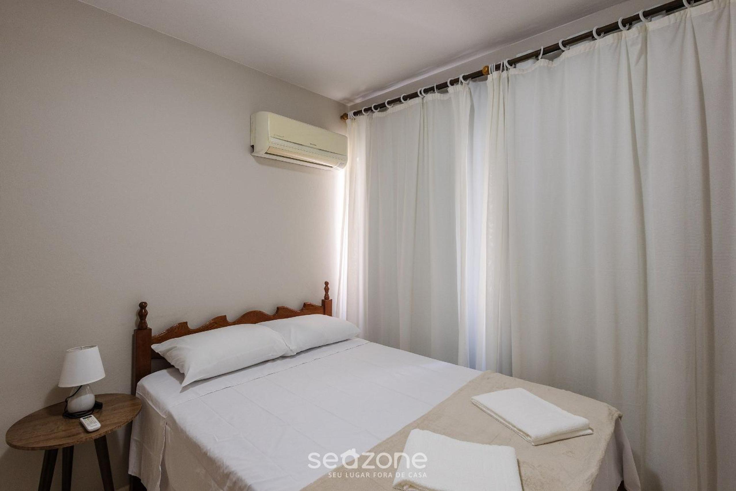 Beachfront apt BC Center close to attract. EAL0704