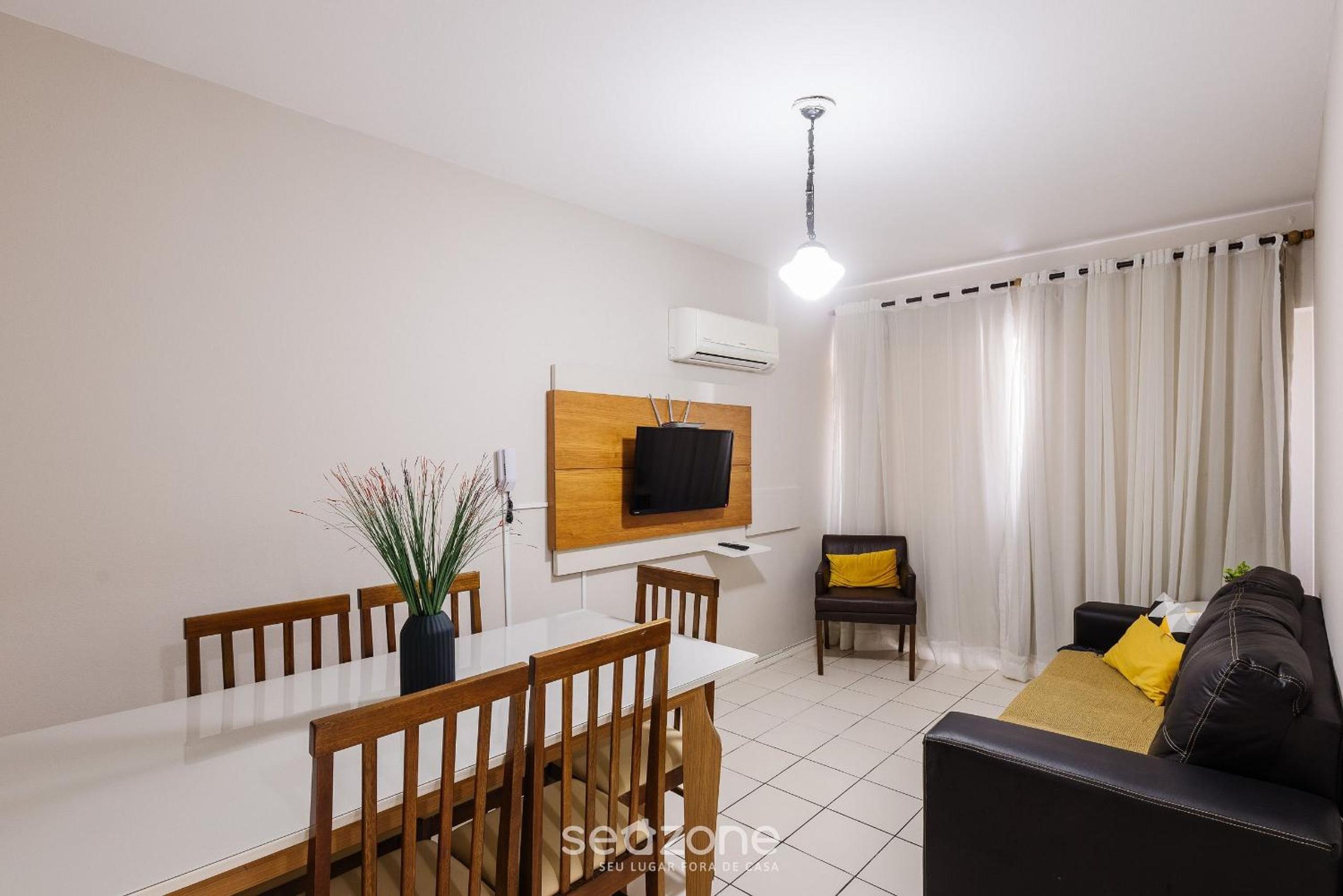 Beachfront apt BC Center close to attract. EAL0704